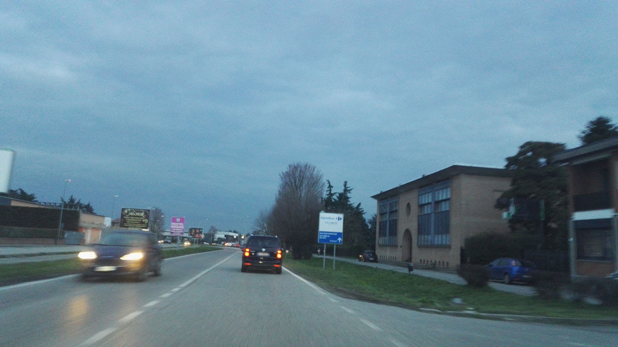 Street view near La Viscontina, Mezzate — © marcuscalabresus (CC BY-SA · Mapillary)