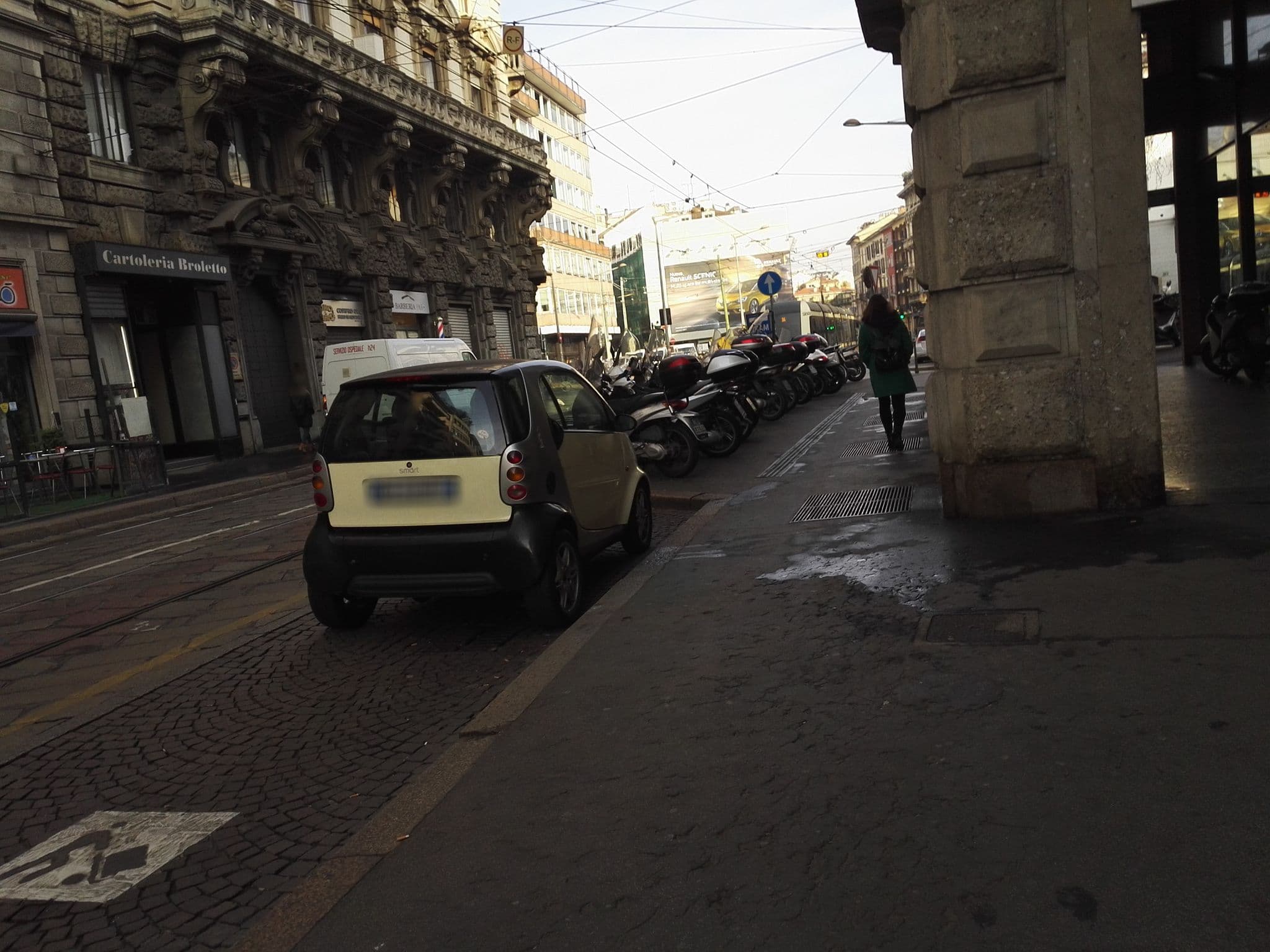 Street view near BnButler - Luxury Apartment - Broletto 39, Brera — © marcuscalabresus (CC BY-SA · Mapillary)