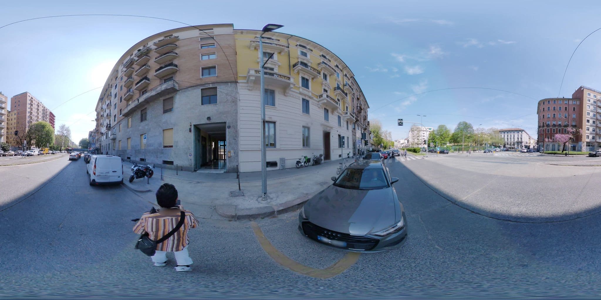 Street view near Queen hostel, Milan — © mapconcierge (CC BY-SA · Mapillary)