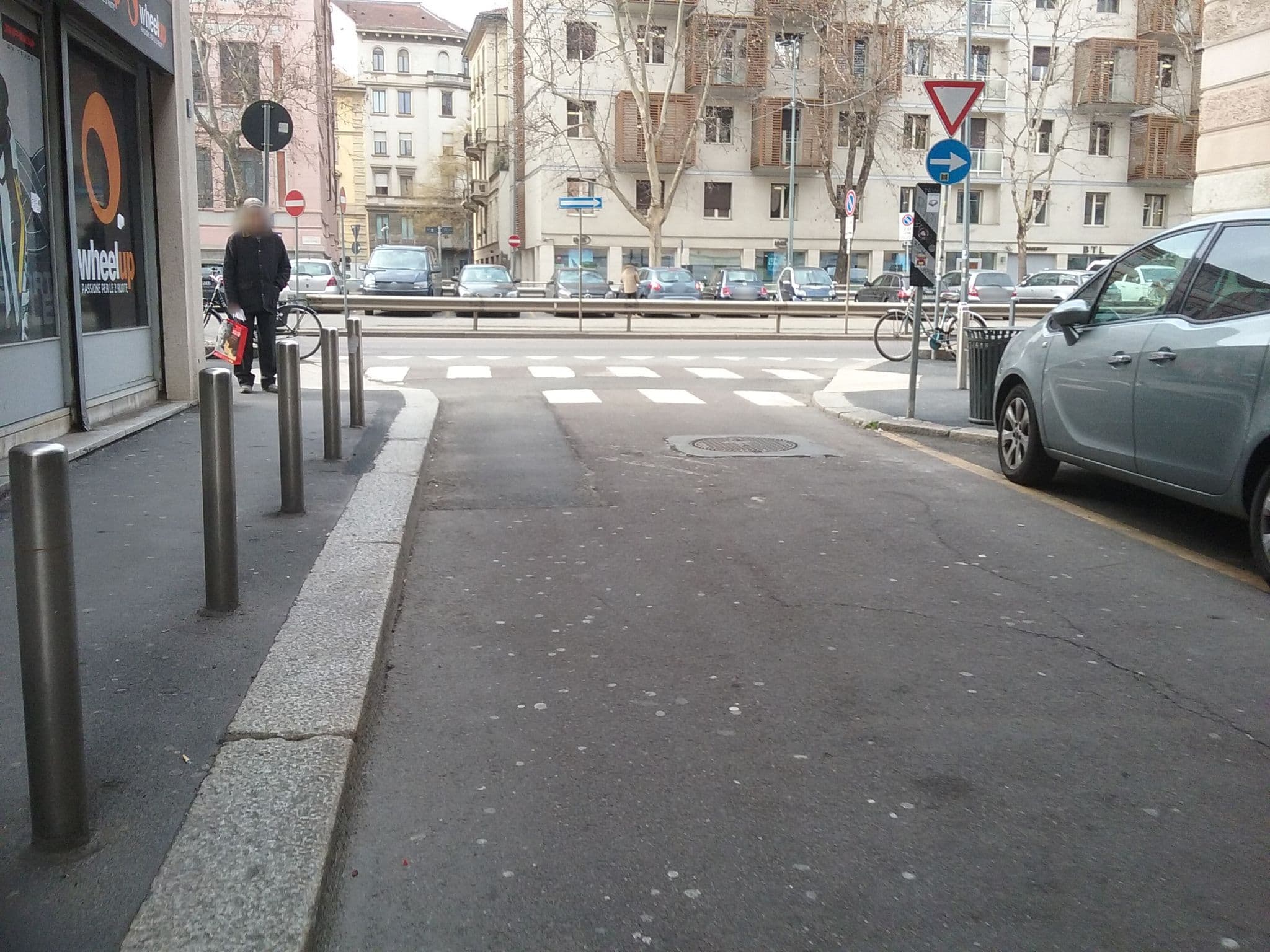 Street view near Brera Apartments in Moscova, Chinatown — © irenegiani (CC BY-SA · Mapillary)