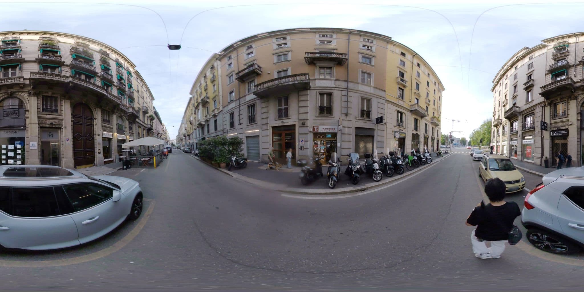 Street view near Una Volta in Brera, Chinatown — © mapconcierge (CC BY-SA · Mapillary)