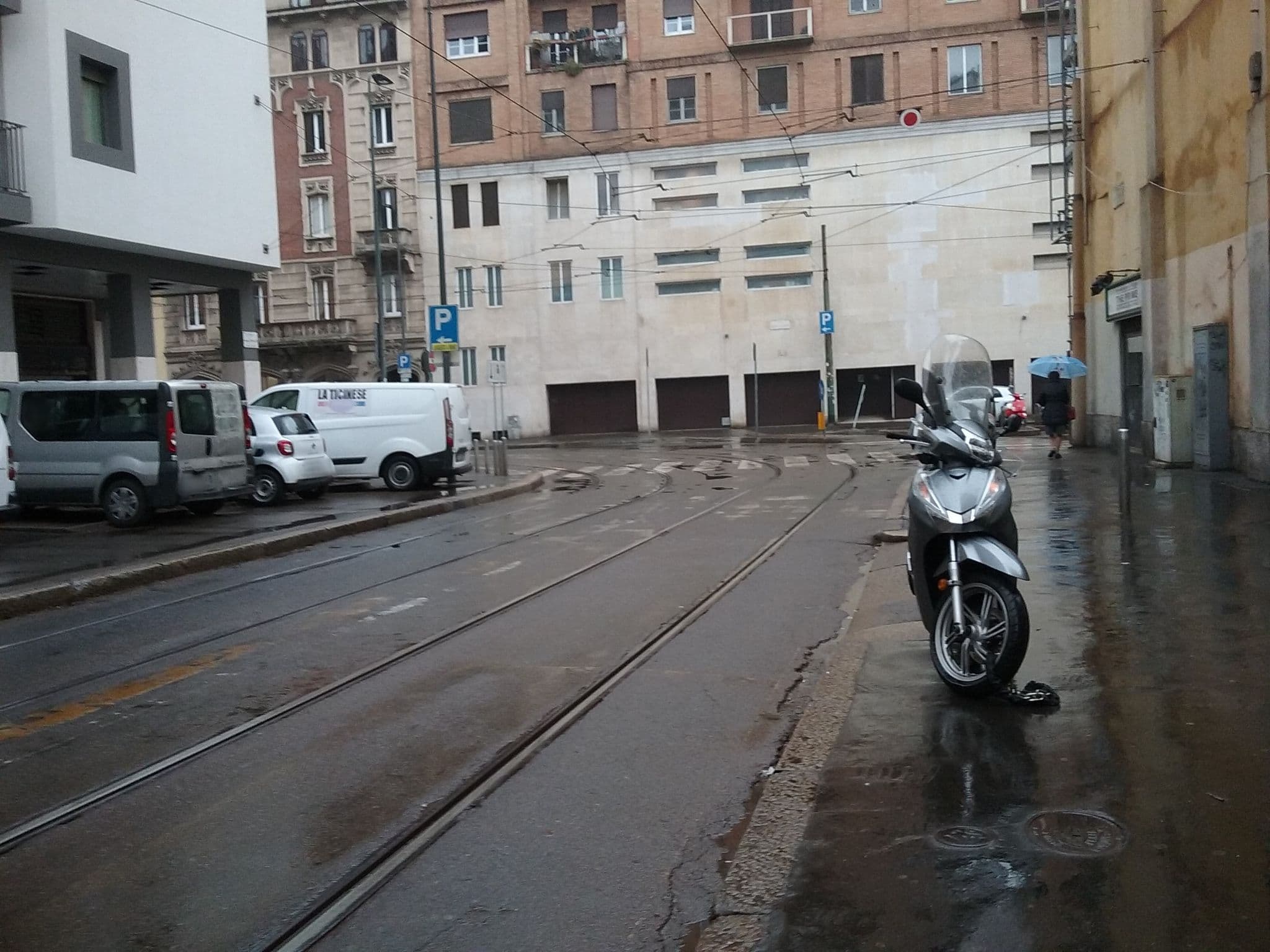 Street view near Italianway - Rosales 1 Studio, Chinatown — © irenegiani (CC BY-SA · Mapillary)