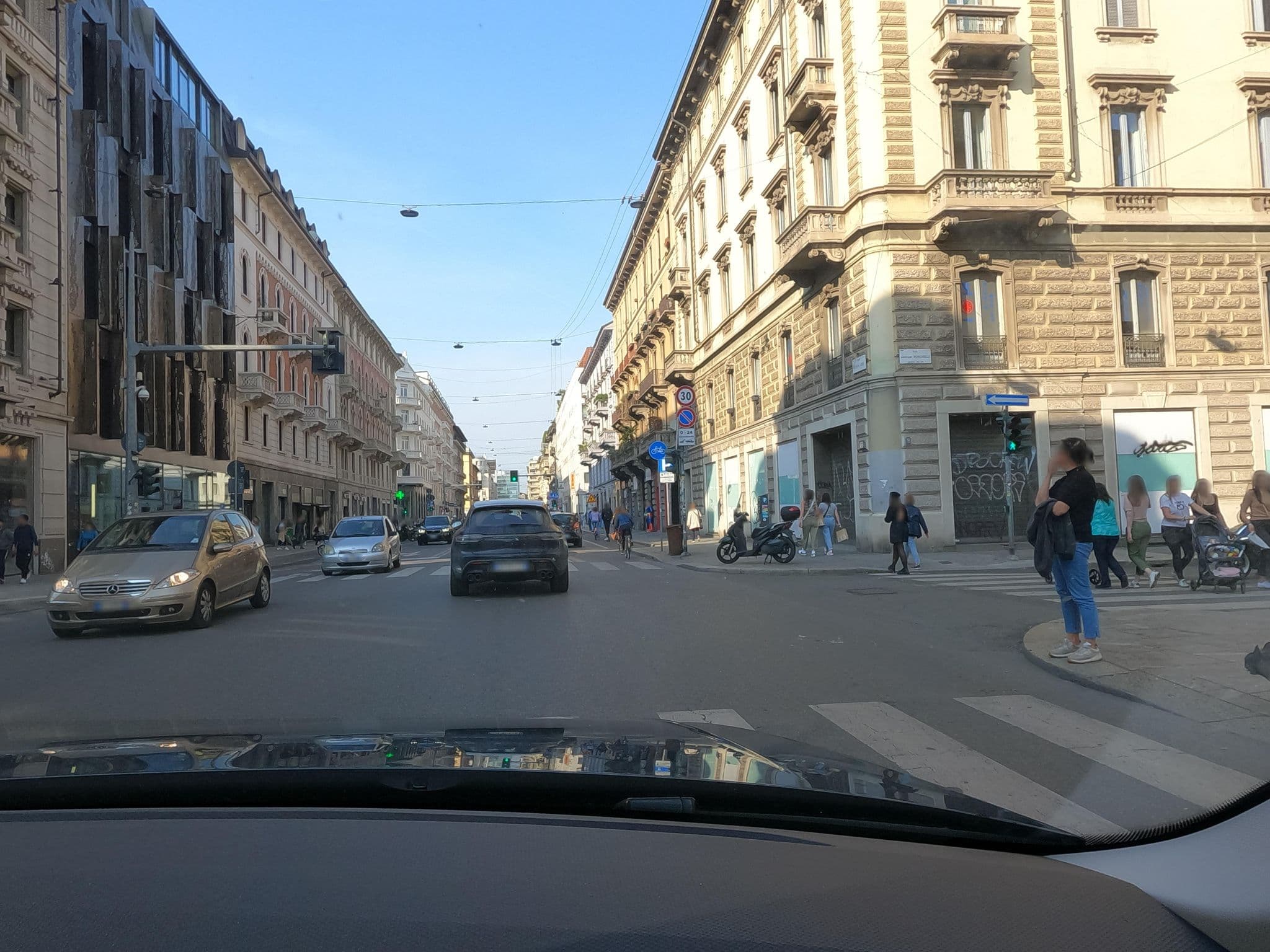 Street view near Hotel Serena Lima Milan, Brera — © borovac (CC BY-SA · Mapillary)