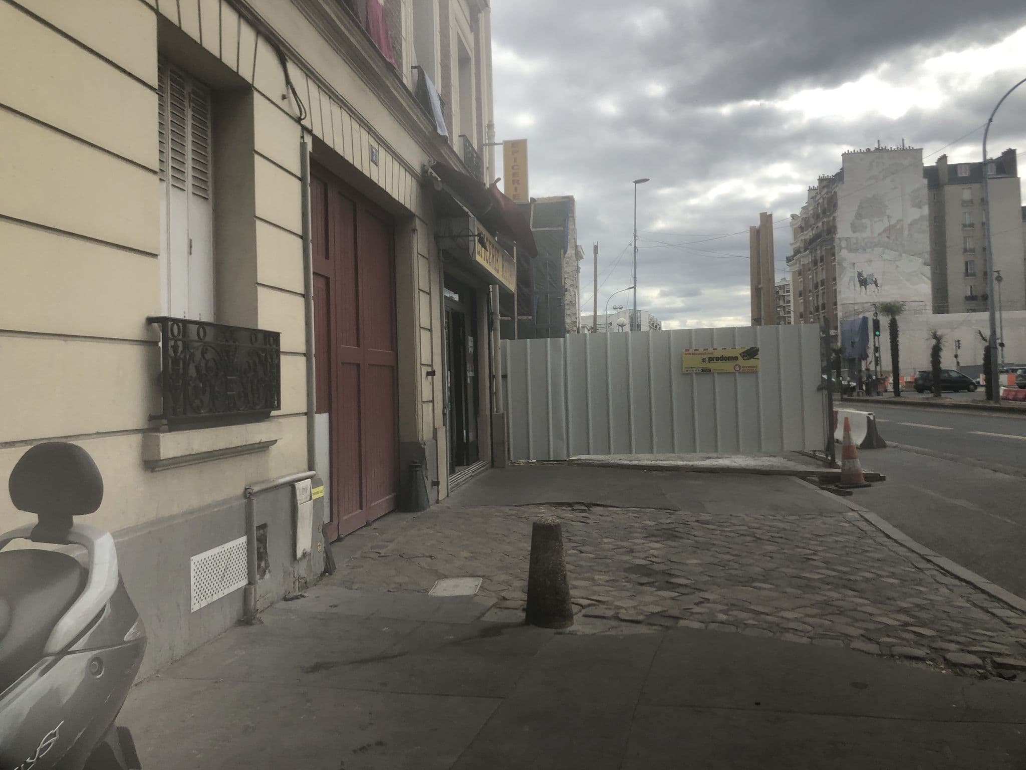 Street view near Tribe, Saint-Ouen — © woshilapin (CC BY-SA · Mapillary)