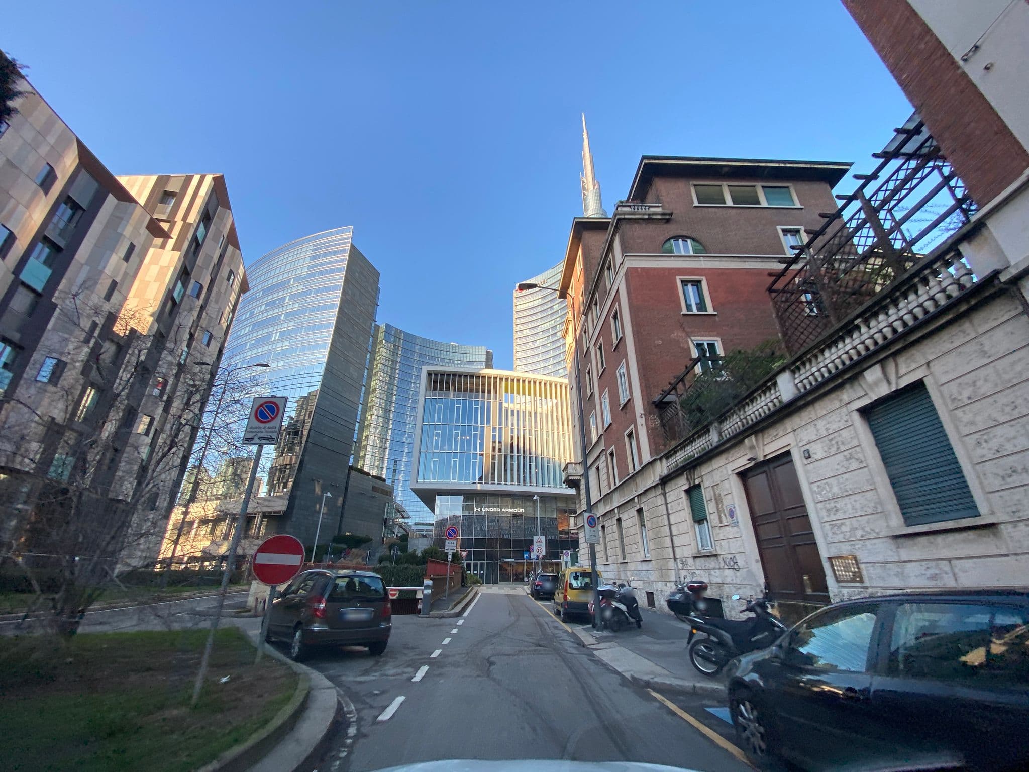 Street view near Imperial Apartments Milano (Suite Garibaldi I), Chinatown — © adirricor (CC BY-SA · Mapillary)