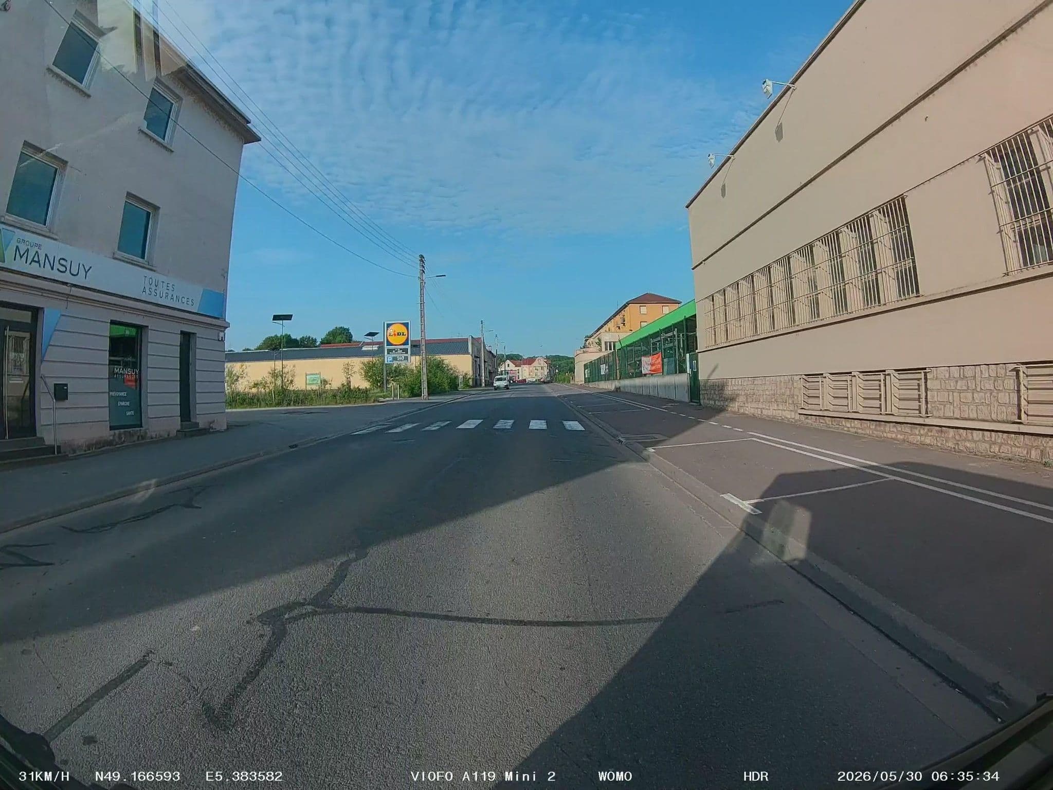 Street view near Verdun - Avenue du Colonel Driant Parking, Verdun — © soulcover (CC BY-SA · Mapillary)