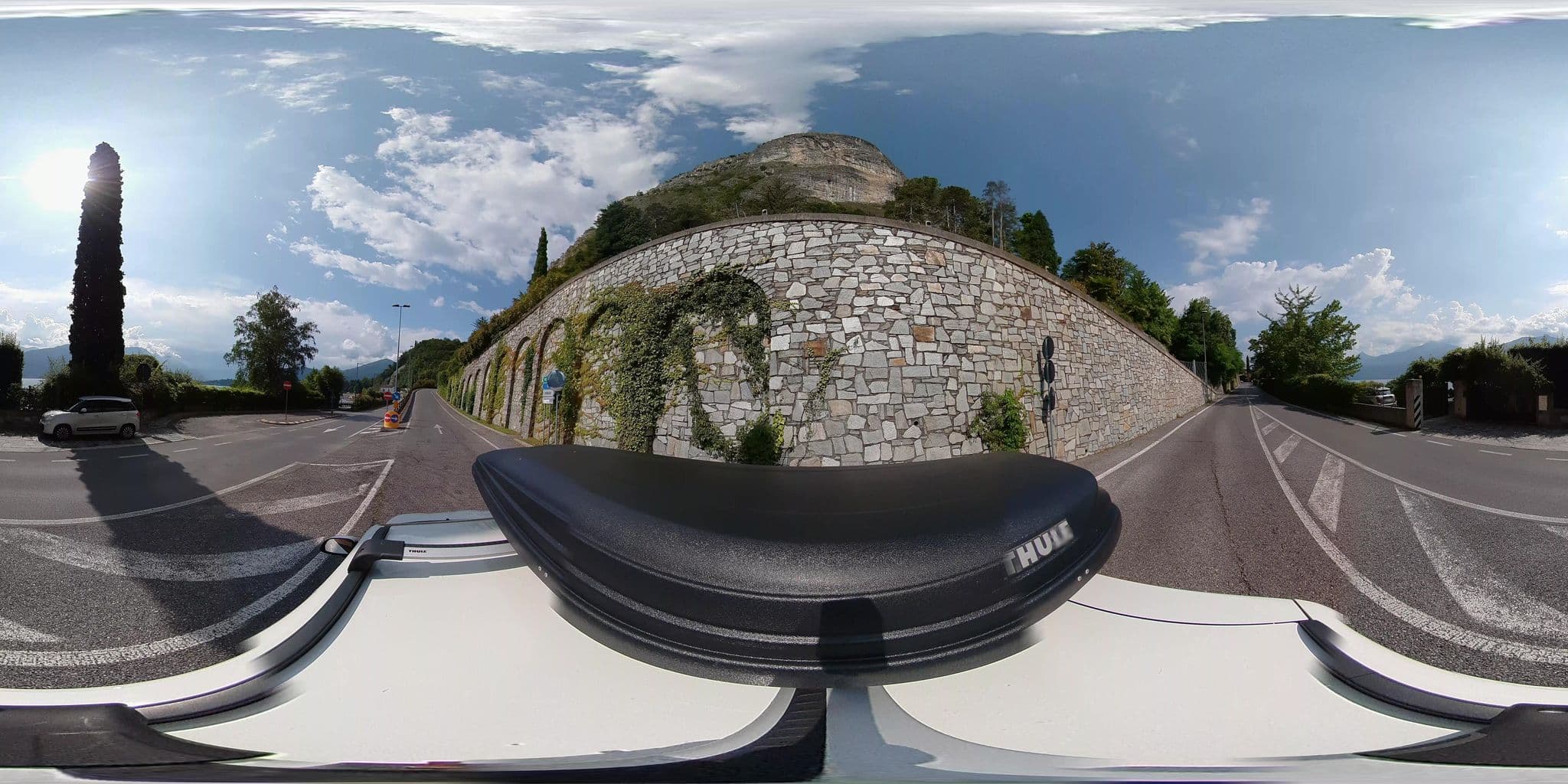 Street view near Menaggio Spiaggia, Menaggio — © chrisbeddow (CC BY-SA · Mapillary)