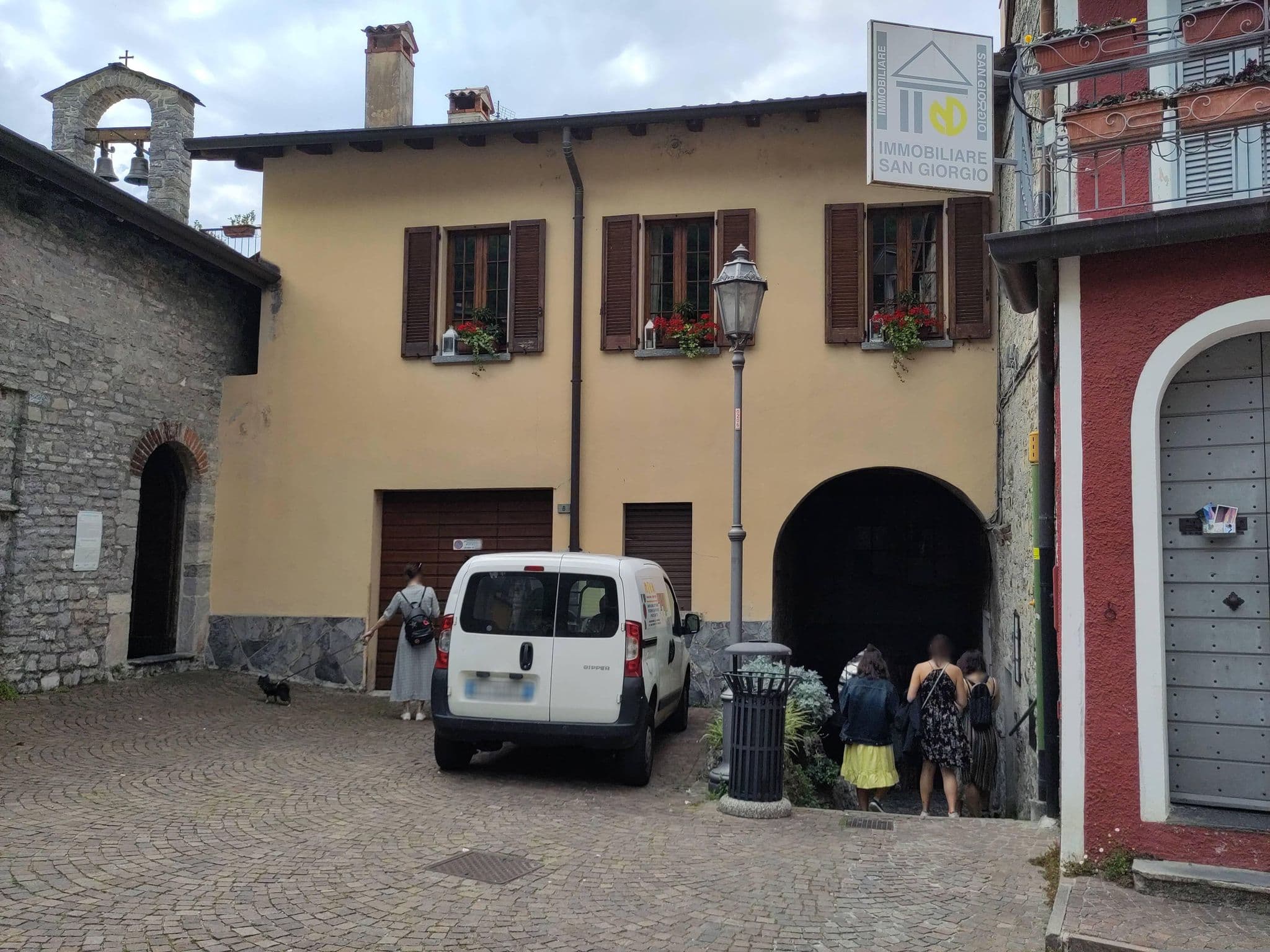 Street view near Varenna Bonsai Appartamenti, Bellagio — © marcuscalabresus (CC BY-SA · Mapillary)