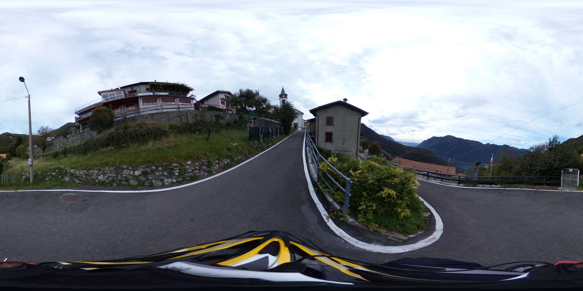 Street view near Ristorante Albergo BellaVista, Nesso — © kaitu (CC BY-SA · Mapillary)