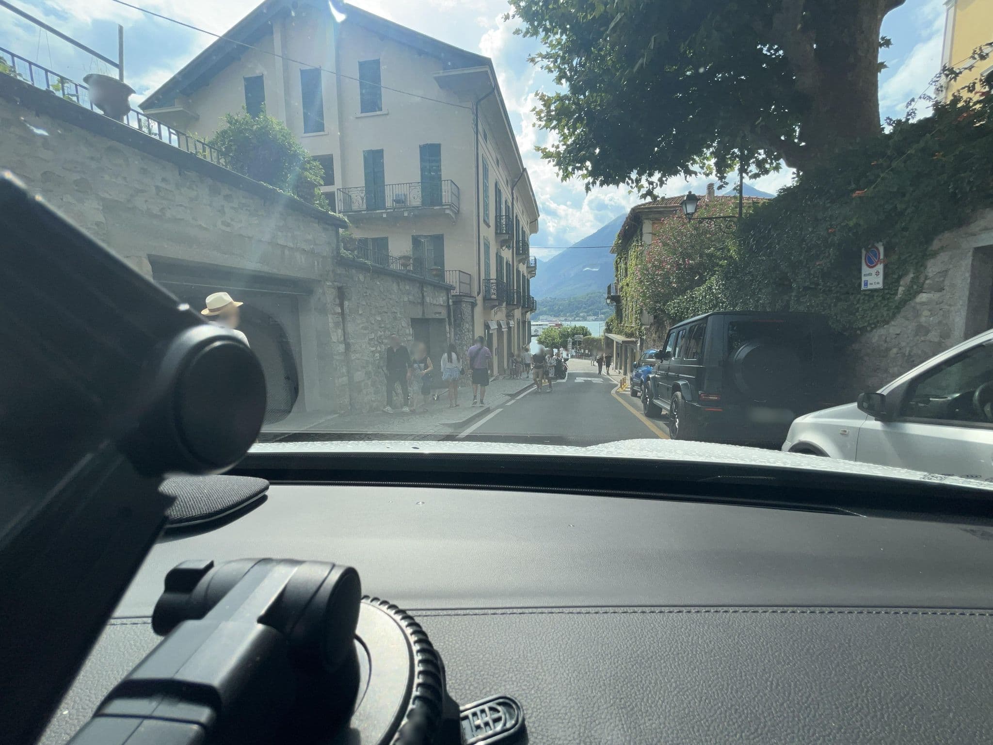 Street view near Albergo Firenze di Barandon Christian e c. SAS, Bellagio — © lin_wang (CC BY-SA · Mapillary)
