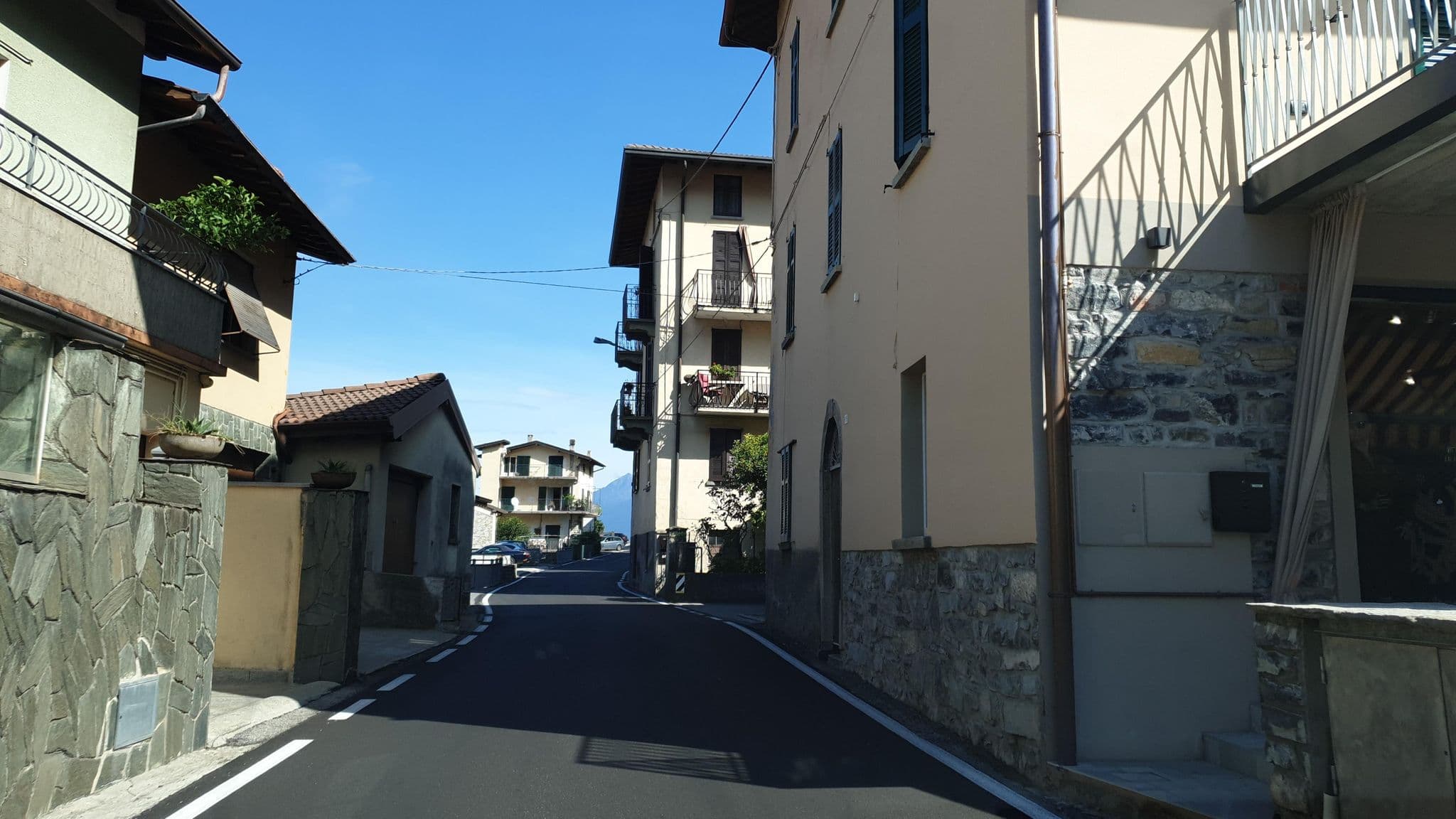 Street view near Il Vecchio Porto, Lezzeno — © jopparn (CC BY-SA · Mapillary)