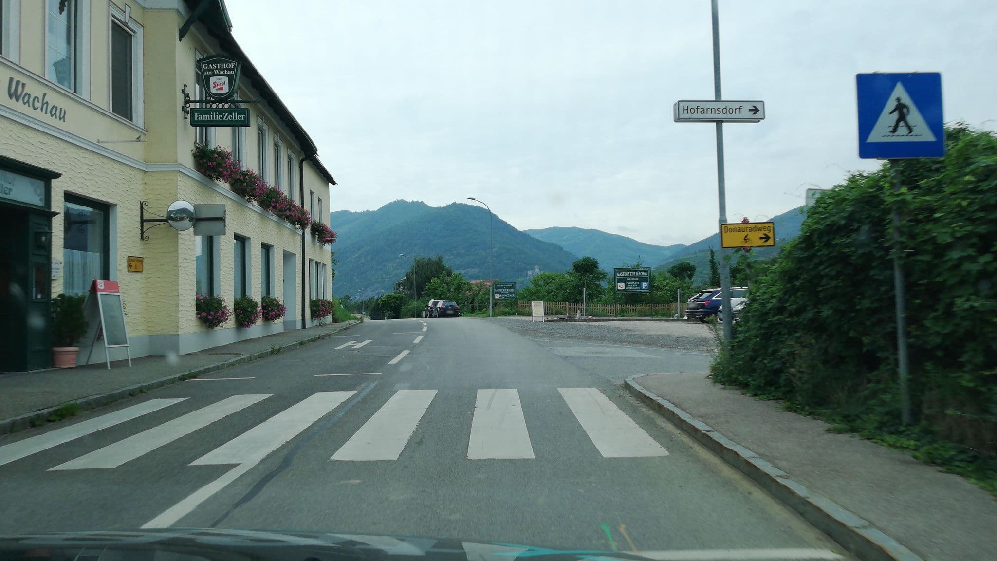 Street view near Gasthof zur Wachau, Spitz — © gzin (CC BY-SA · Mapillary)