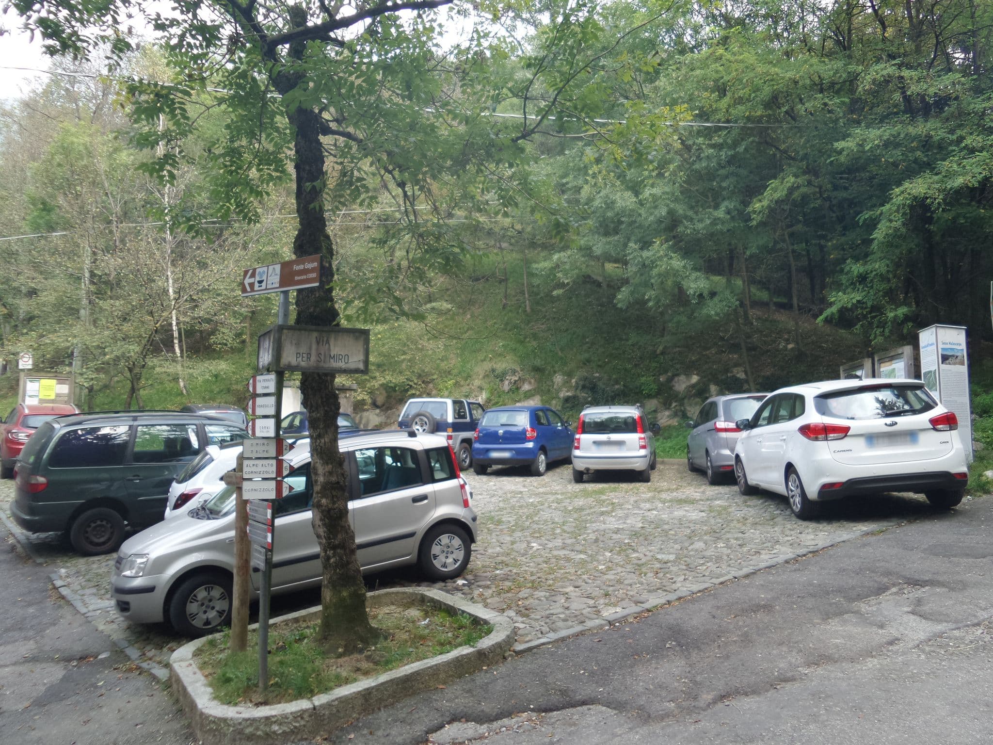 Street view near Albergo Sorgente di Macchi Roberto Ed Italo SNC, Canzo — © kaitu (CC BY-SA · Mapillary)