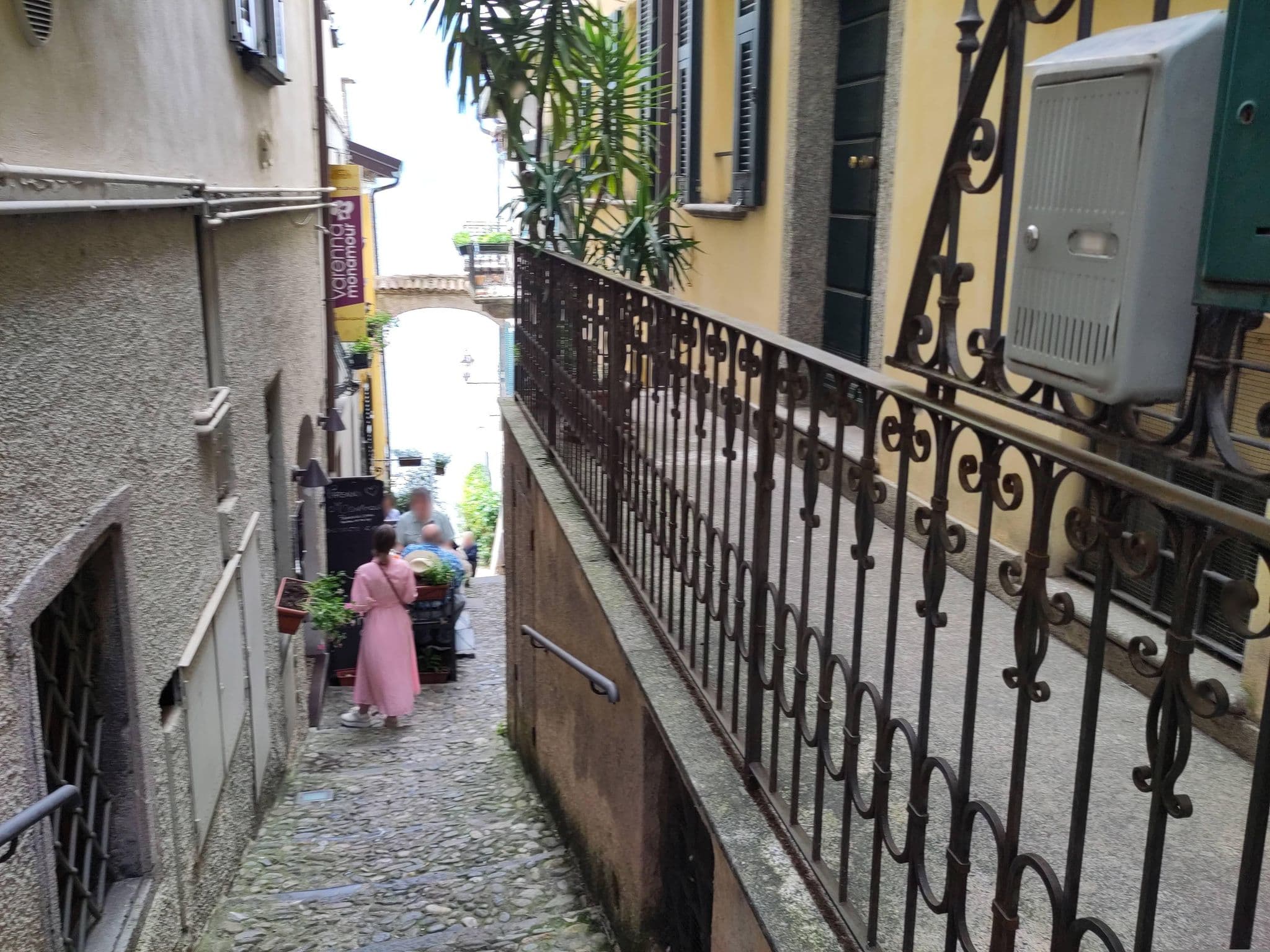 Street view near Hotel Milano, Bellagio — © marcuscalabresus (CC BY-SA · Mapillary)