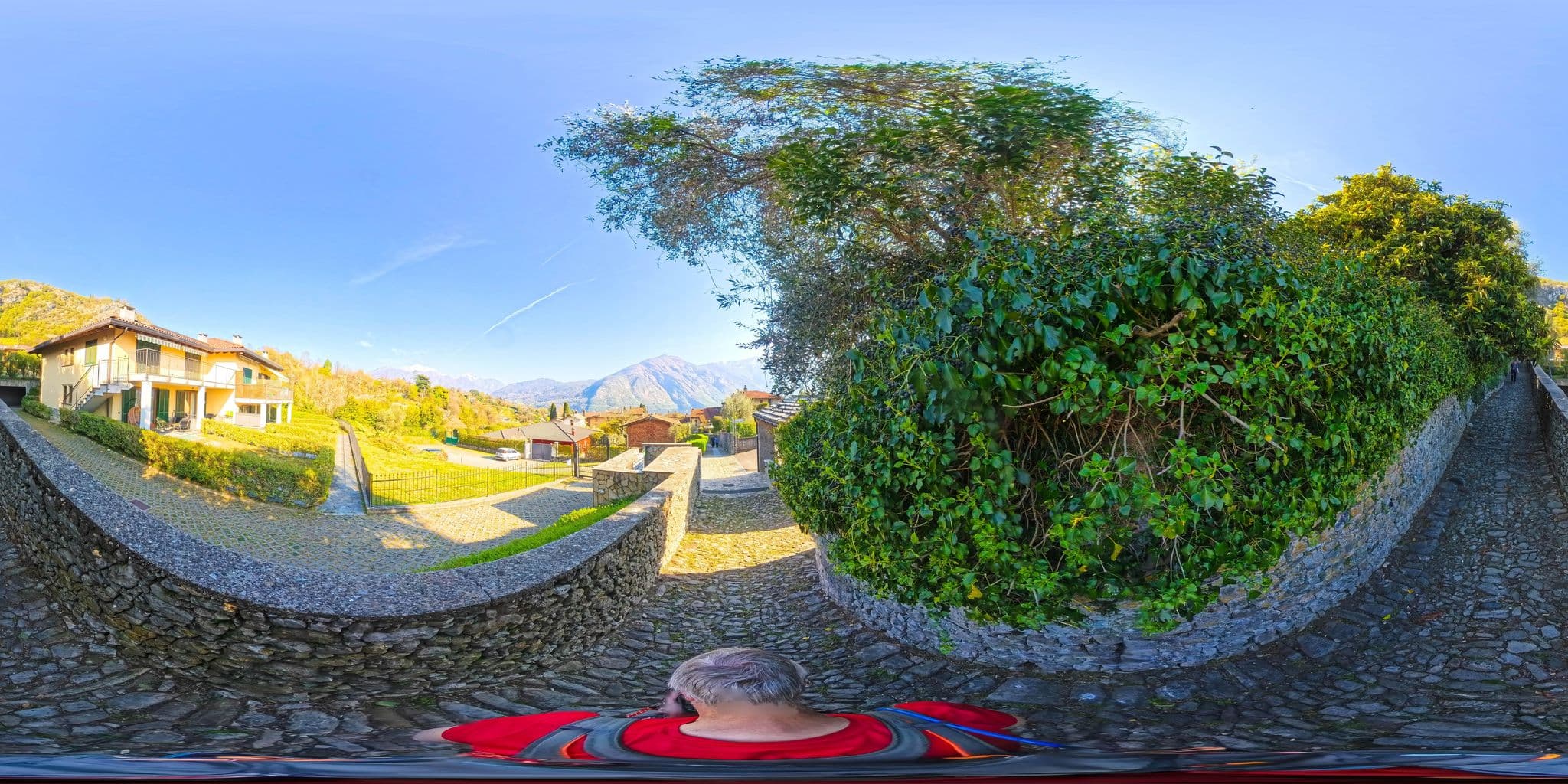 Street view near Villa Inti, Tremezzo — © Hol_Ger (CC BY-SA · Mapillary)