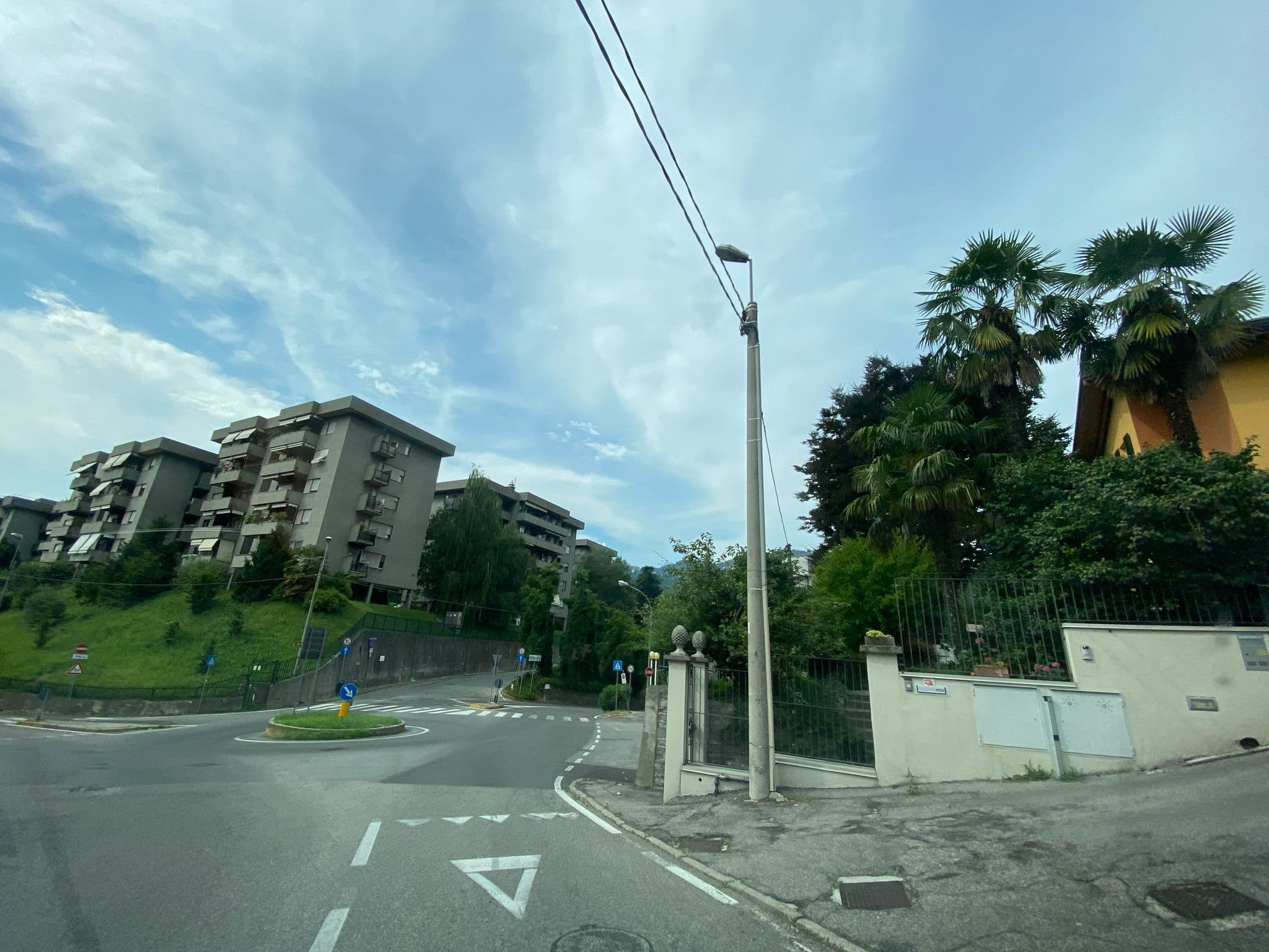 Street view near Torno alla Riva, Lipomo — © adirricor (CC BY-SA · Mapillary)