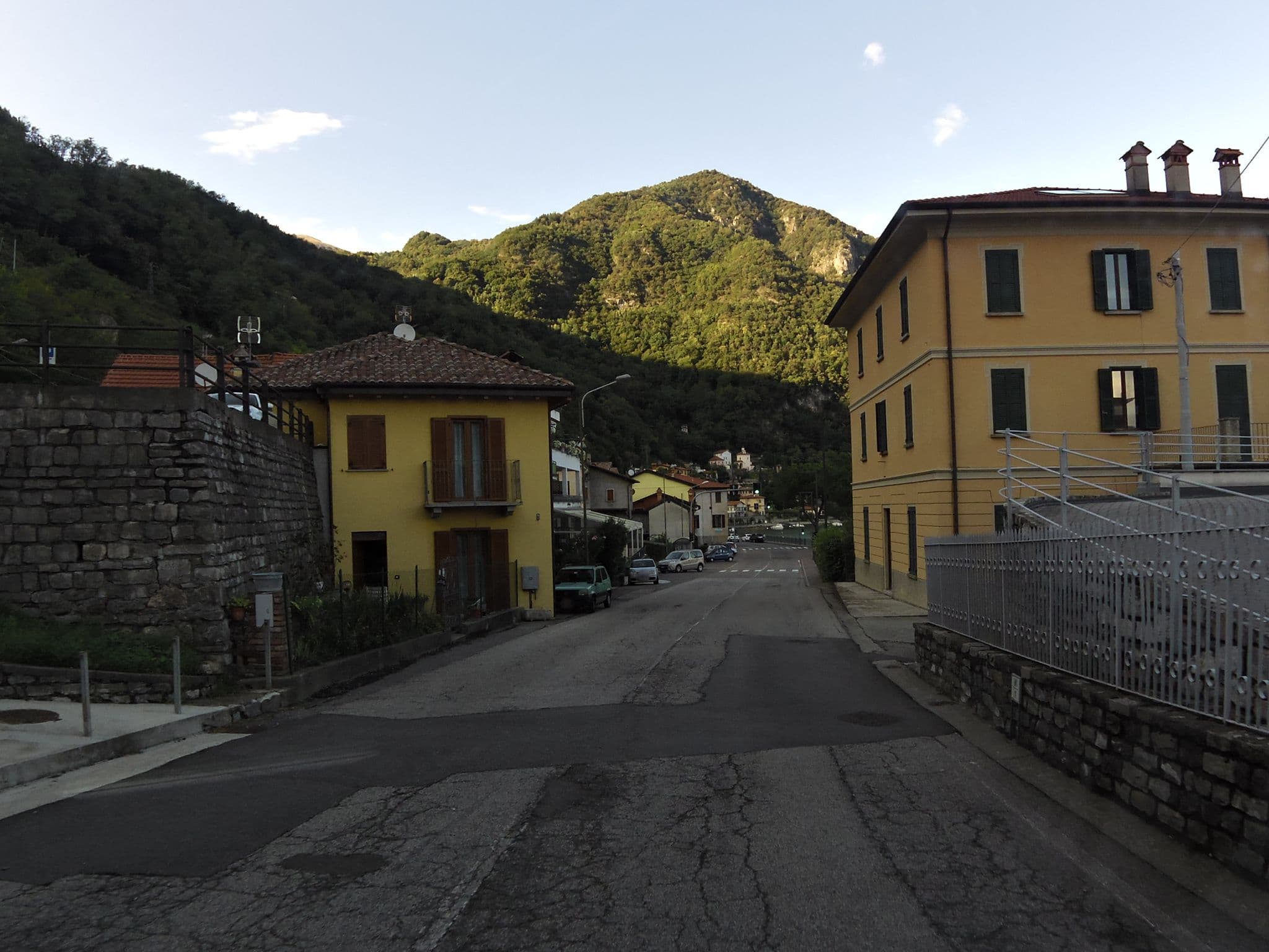 Street view near Villa Navalia, Menaggio — © czmrtn (CC BY-SA · Mapillary)