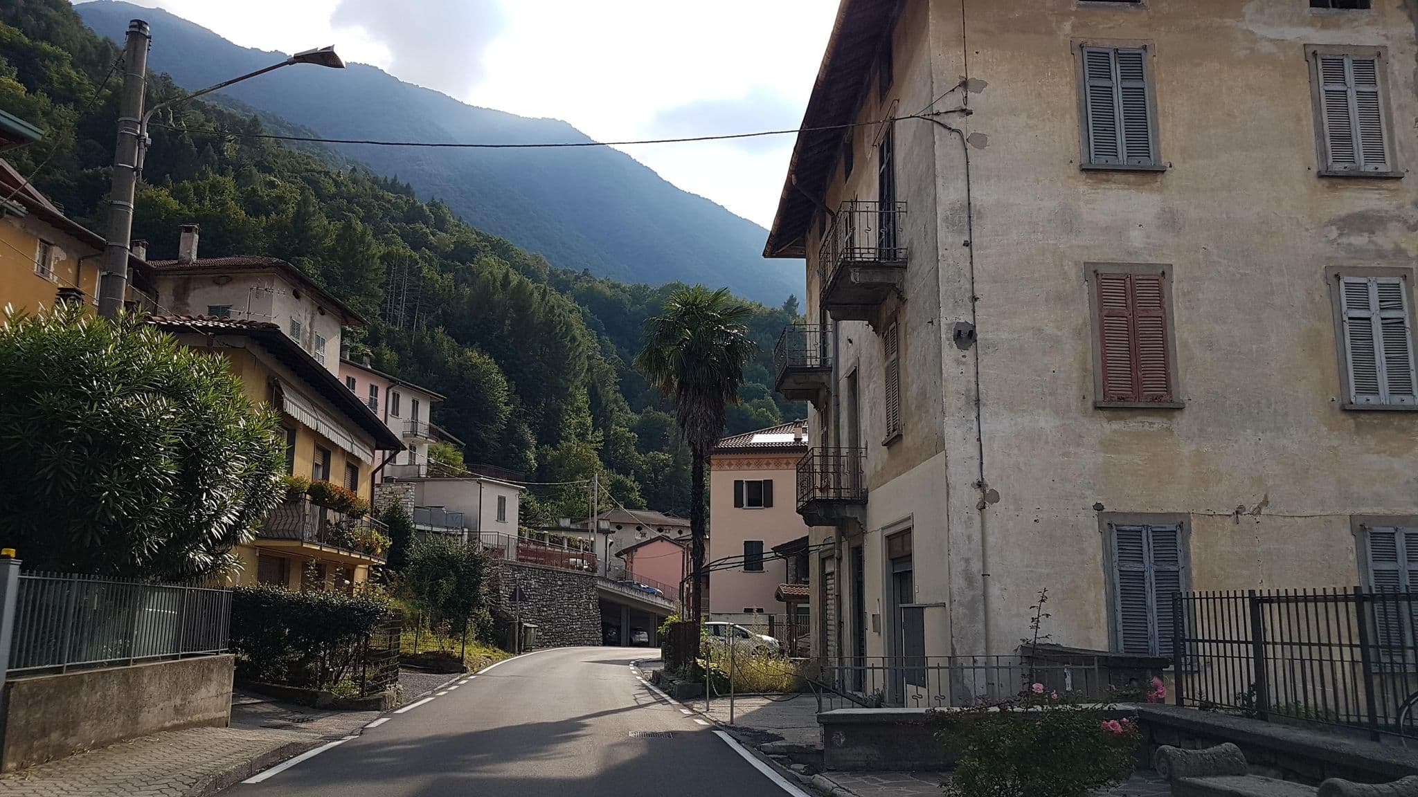 Street view near Apartment Il Molo di Hotel Villa Aurora, Lezzeno — © jopparn (CC BY-SA · Mapillary)