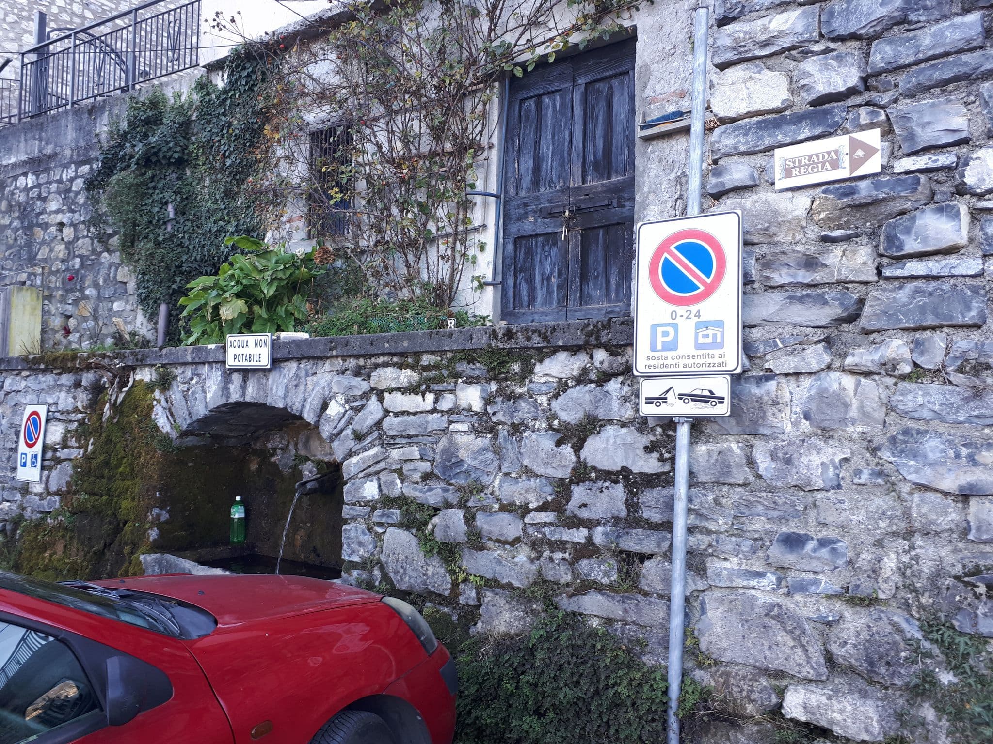 Street view near Apartments in Lezzeno Lake Como, Lezzeno — © kaitu (CC BY-SA · Mapillary)