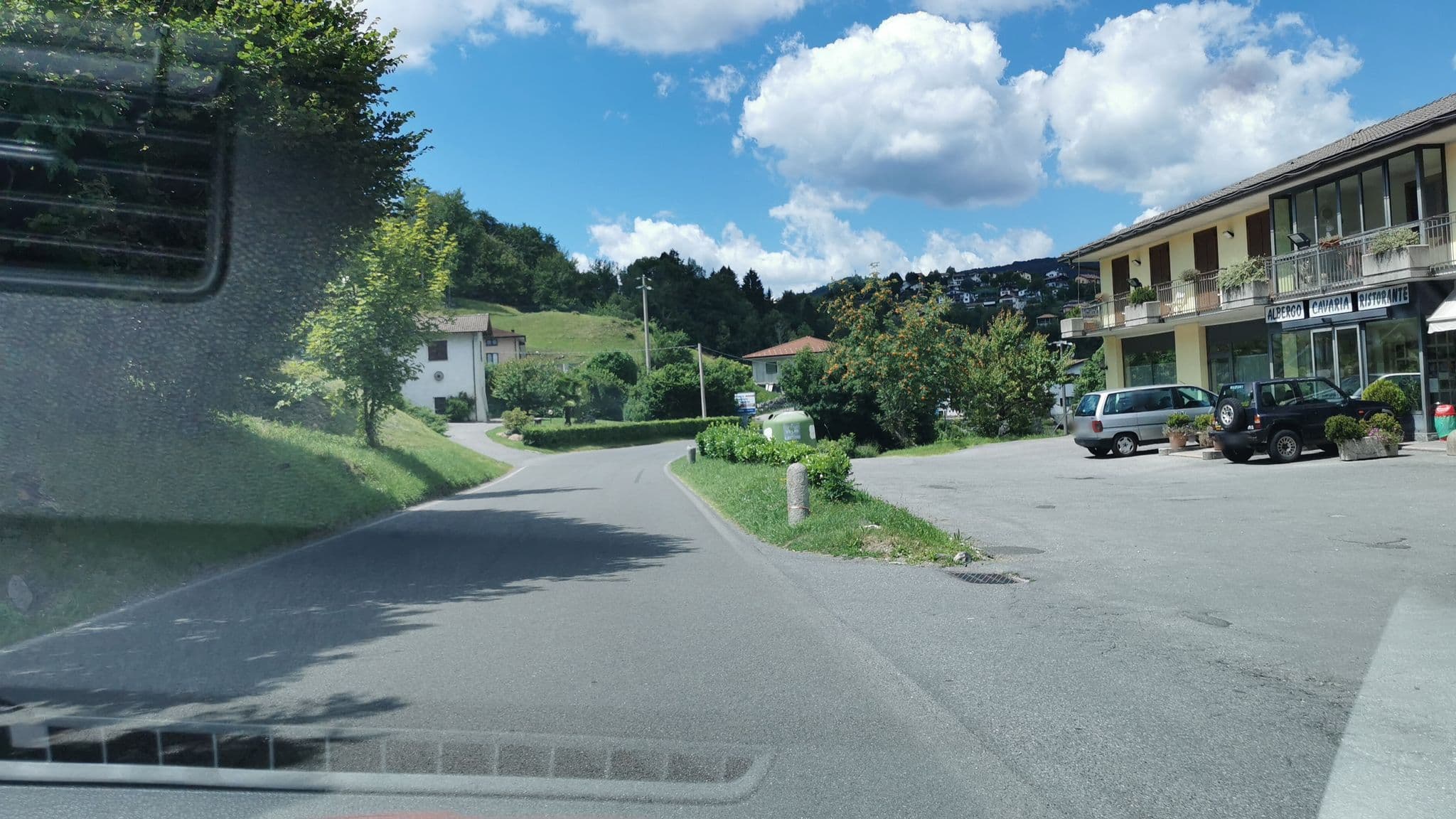 Street view near Albergo Cavaria, San Fedele Superiore — © kaitu (CC BY-SA · Mapillary)