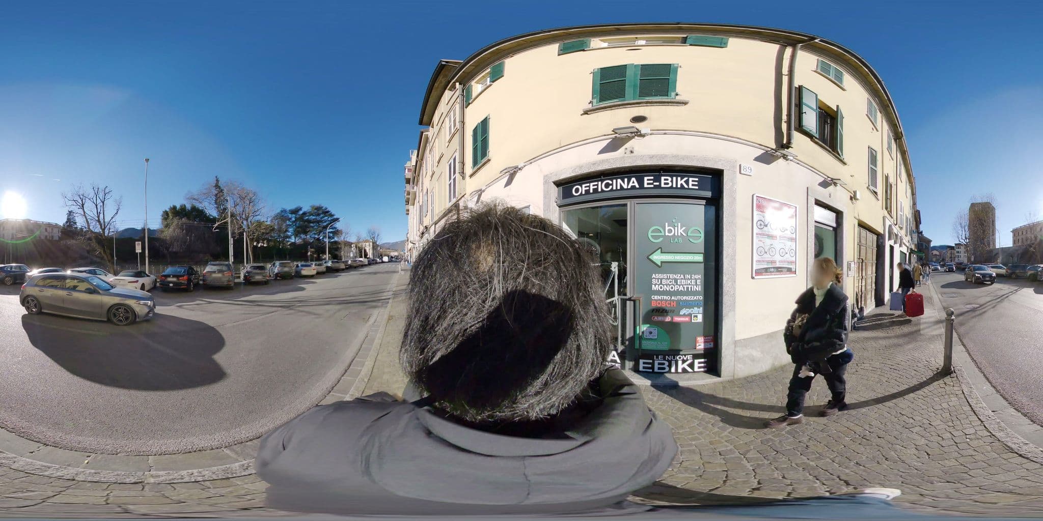 Street view near Hotel Albergo Ristorante Tre Re, Como — © akiyoshiii213 (CC BY-SA · Mapillary)