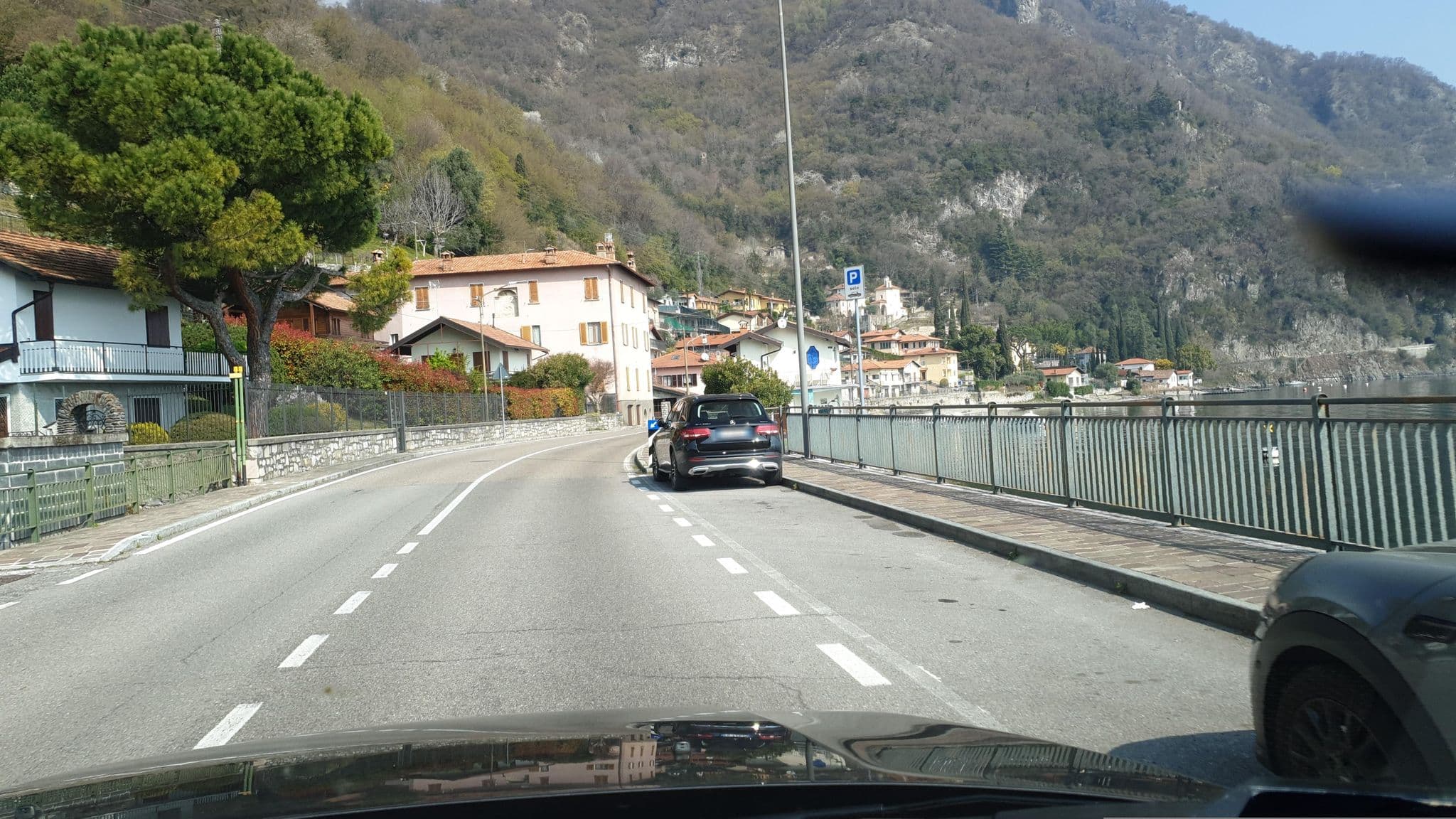 Street view near Residenza Menaggio Apartments, Menaggio — © yannakis (CC BY-SA · Mapillary)