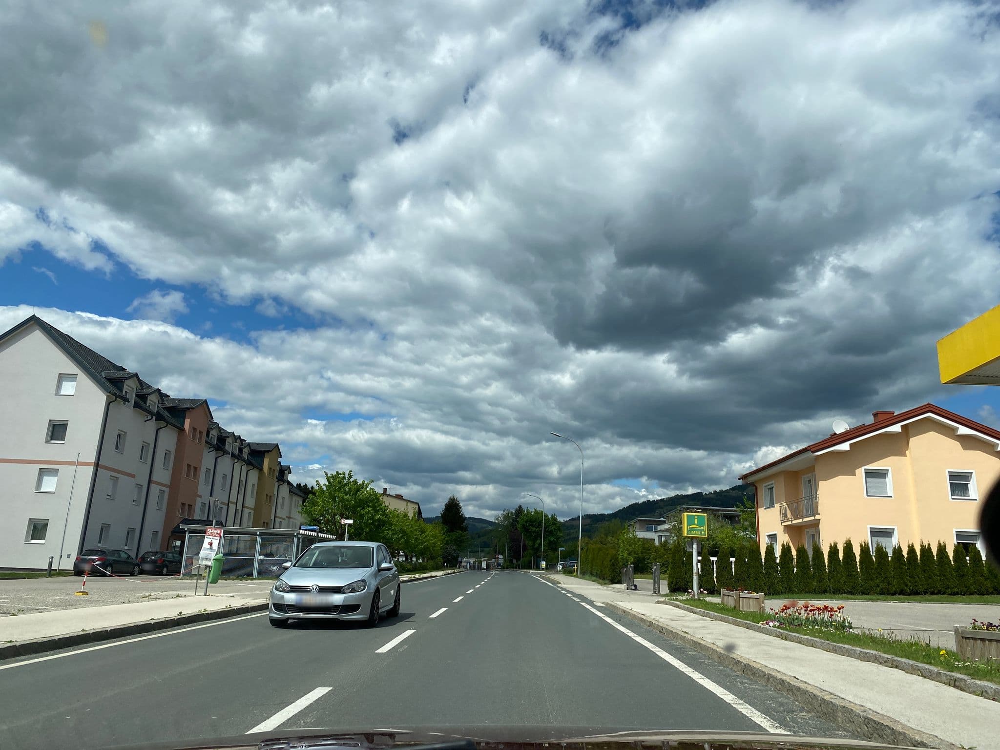 Street view near Cafe 7, Reding — © ee90 (CC BY-SA · Mapillary)