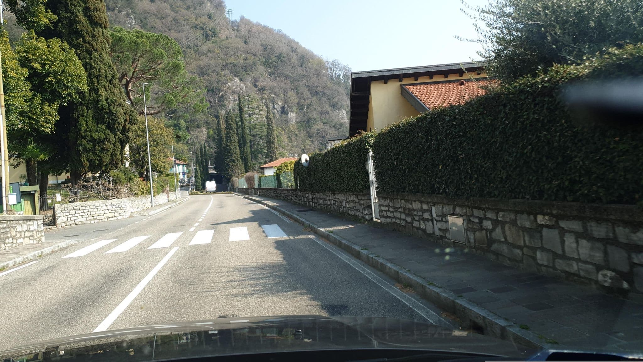 Street view near Nobiallo Fronte Lago, Menaggio — © yannakis (CC BY-SA · Mapillary)