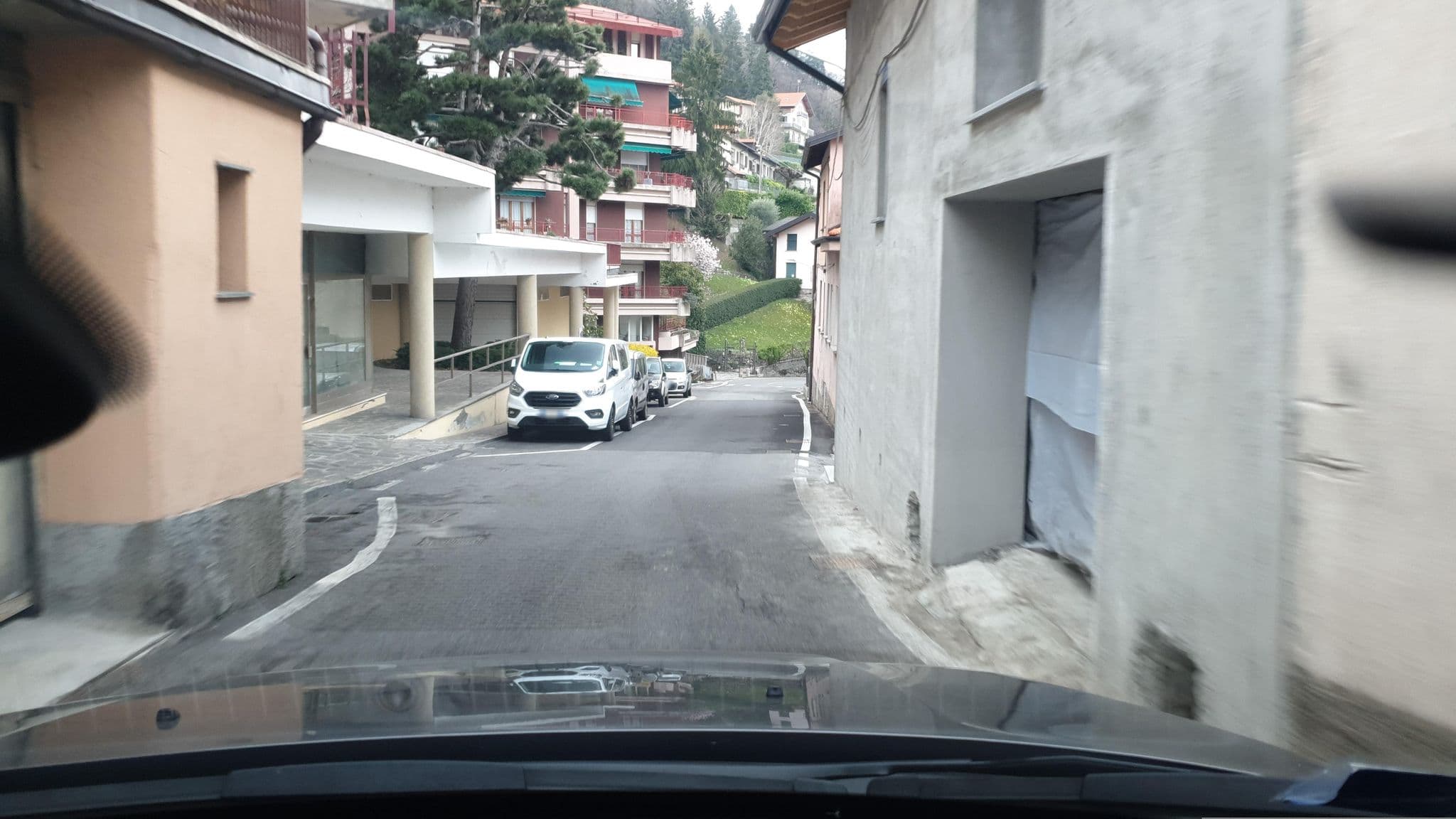 Street view near Casa Vacanze Le Violette, Brunate — © yannakis (CC BY-SA · Mapillary)