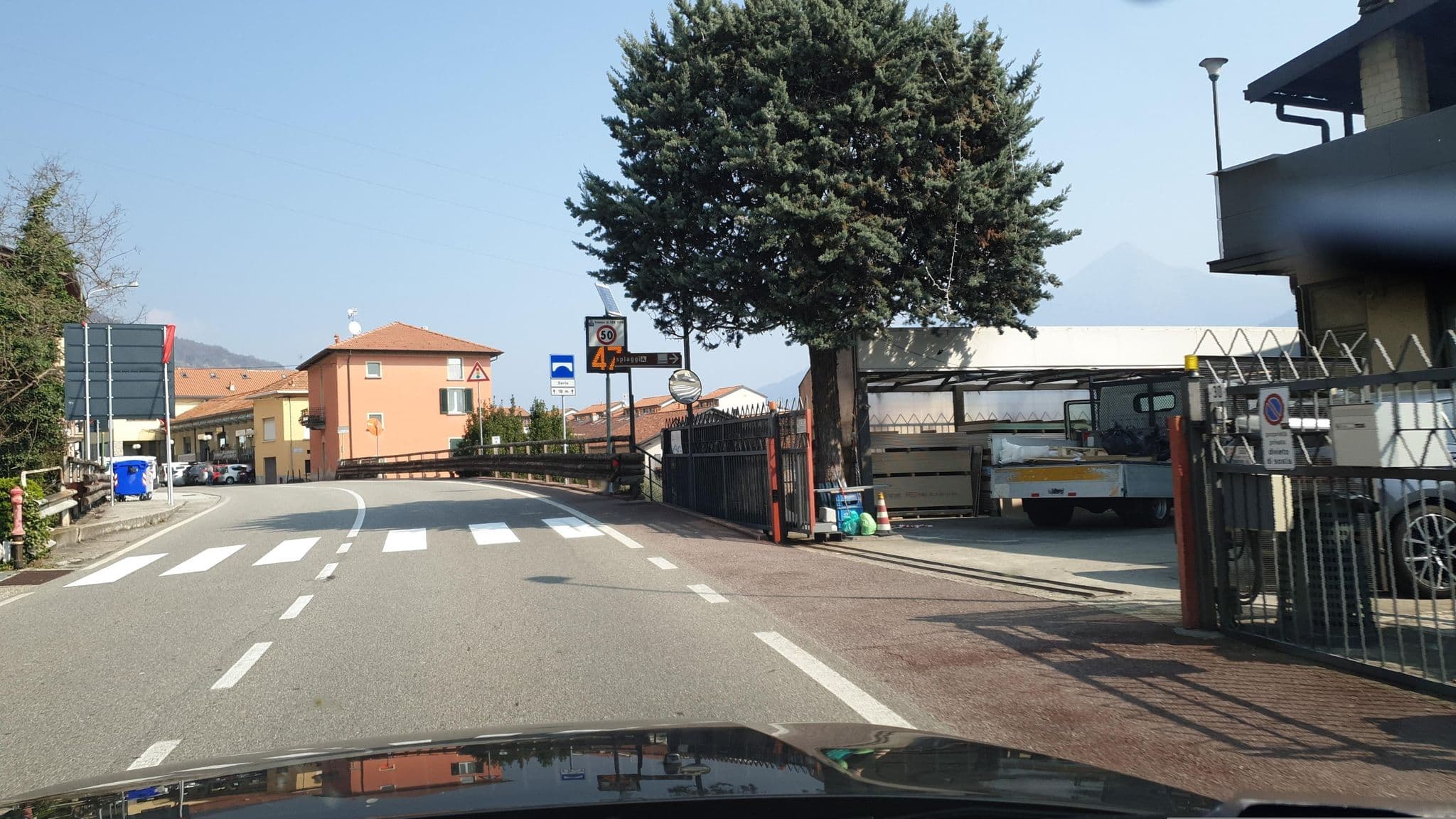 Street view near Akuaduulza B&B, Menaggio — © yannakis (CC BY-SA · Mapillary)