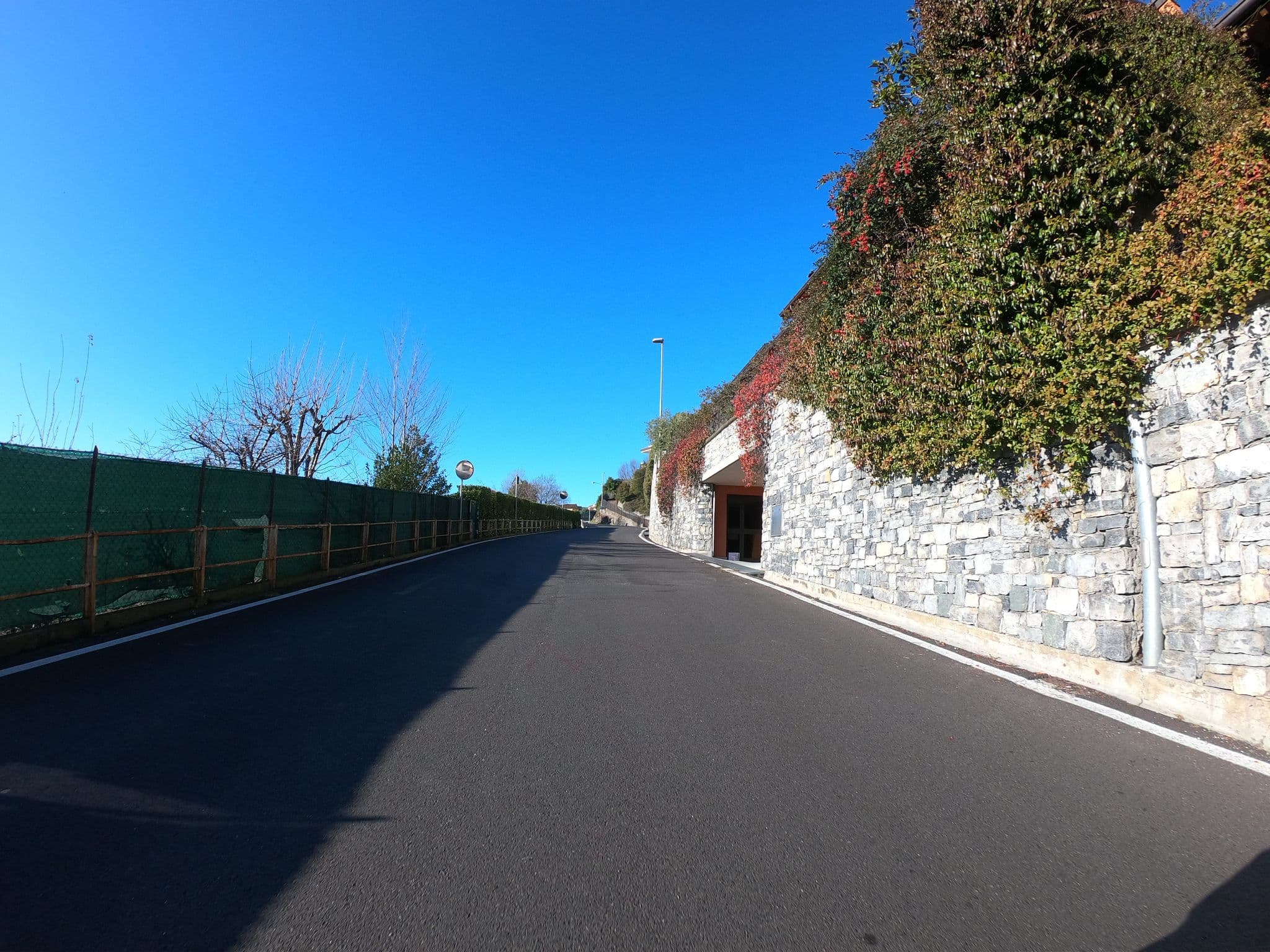 Street view near Garzola spa, Brunate — © asturksever (CC BY-SA · Mapillary)