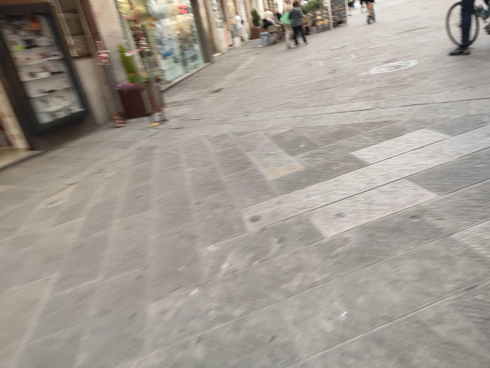 Street view near Il Giardino degli Oleandri, La Spezia — © omfg_notpr (CC BY-SA · Mapillary)