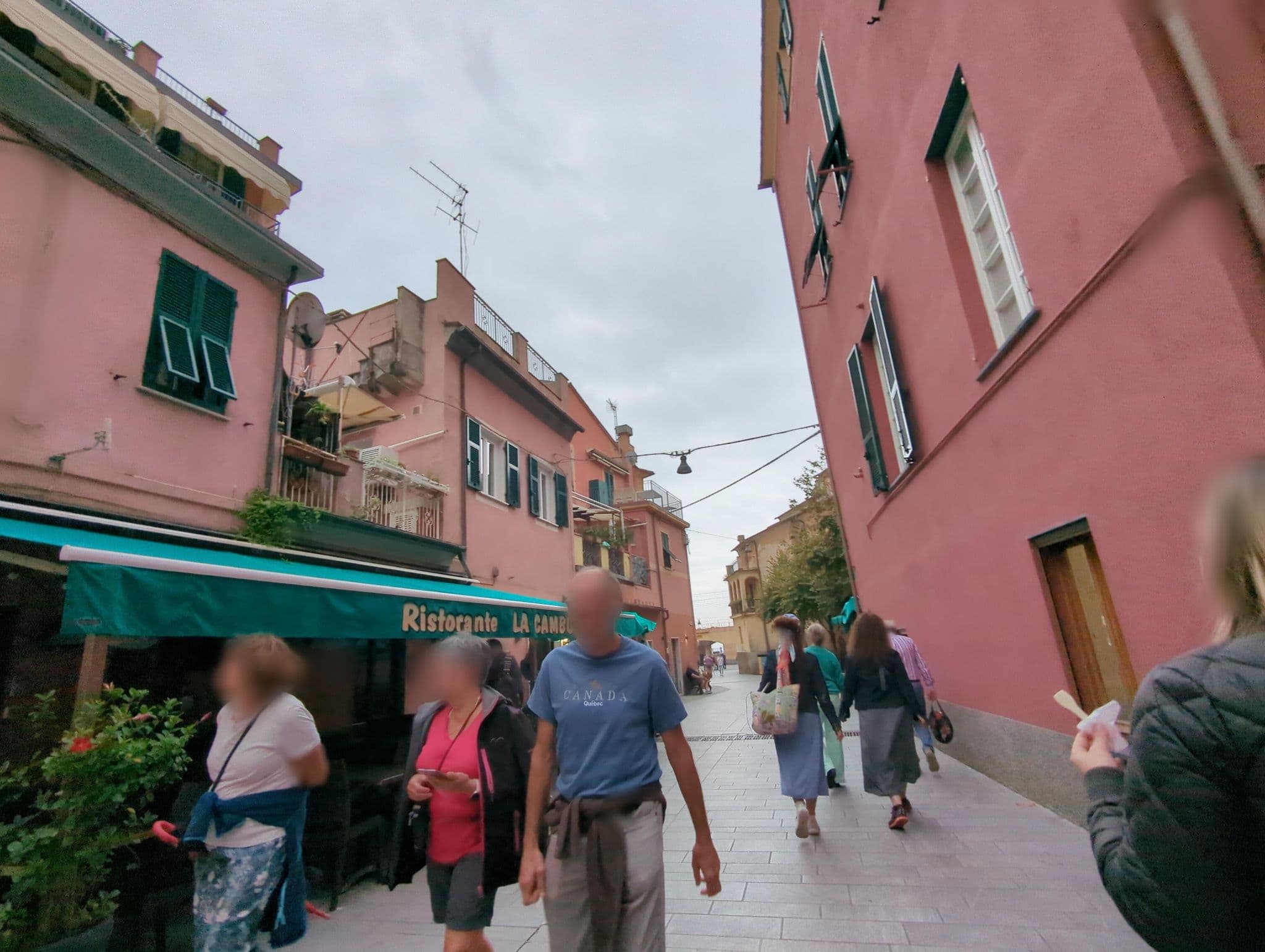 Street view near Torre Sangiovanni, Monterosso al Mare — © ente (CC BY-SA · Mapillary)