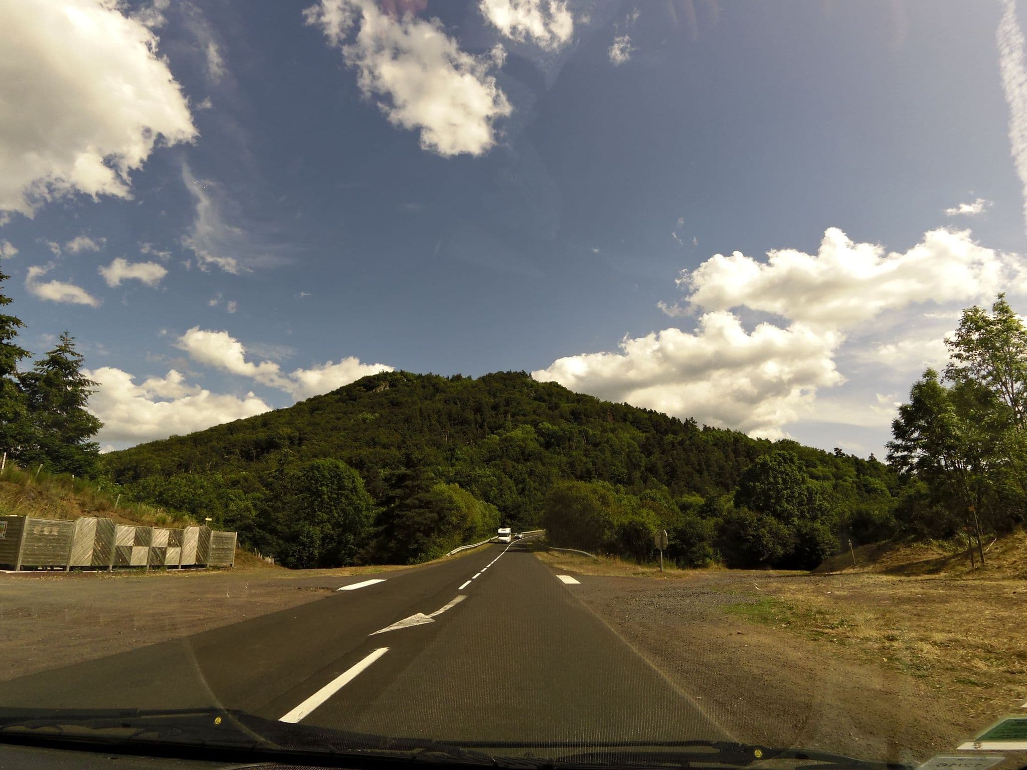 Street view near Aire Murol, Besse-et-Saint-Anastaise — © balooval (CC BY-SA · Mapillary)
