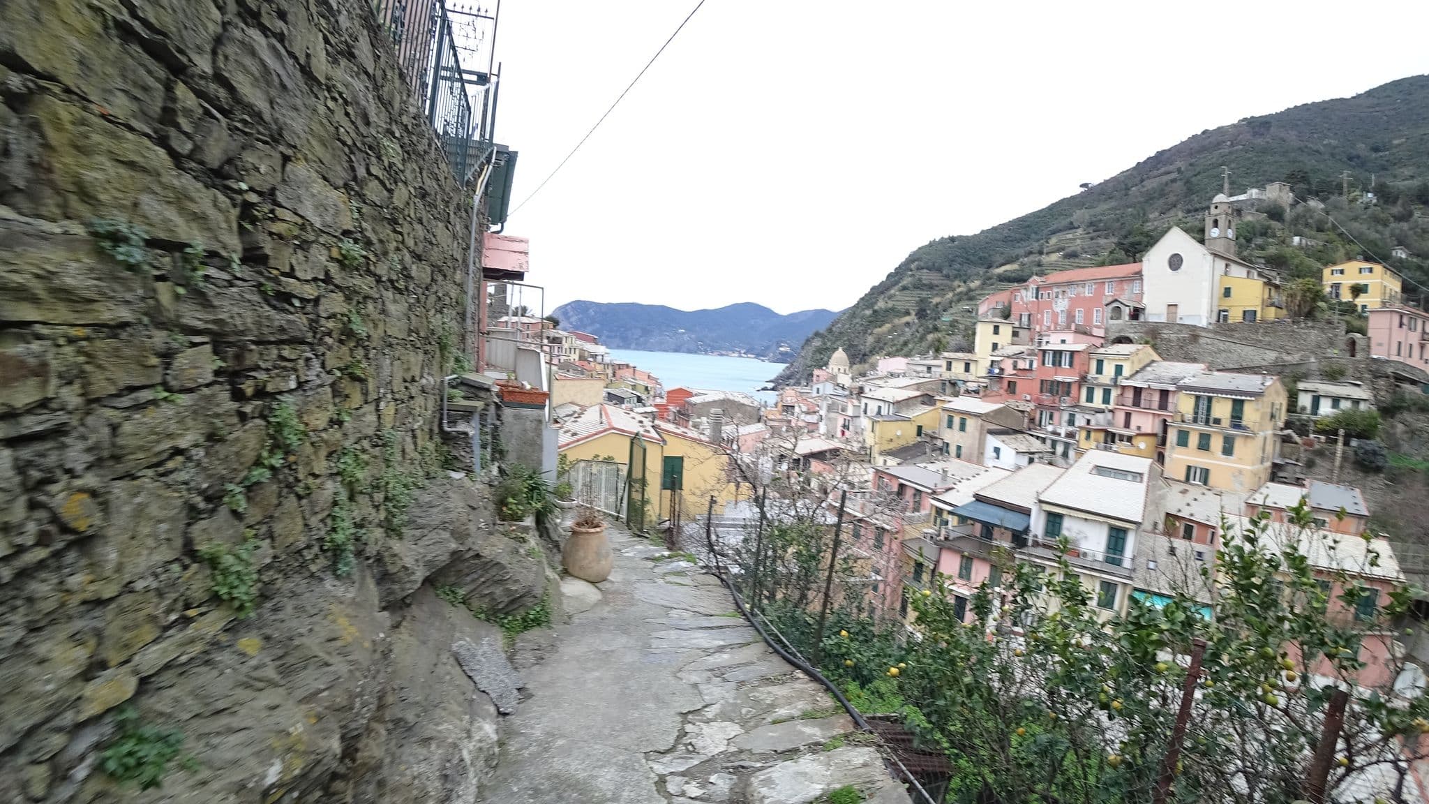 Street view near Affittacamere Alessandro Carro, Monterosso al Mare — © danbjoseph (CC BY-SA · Mapillary)