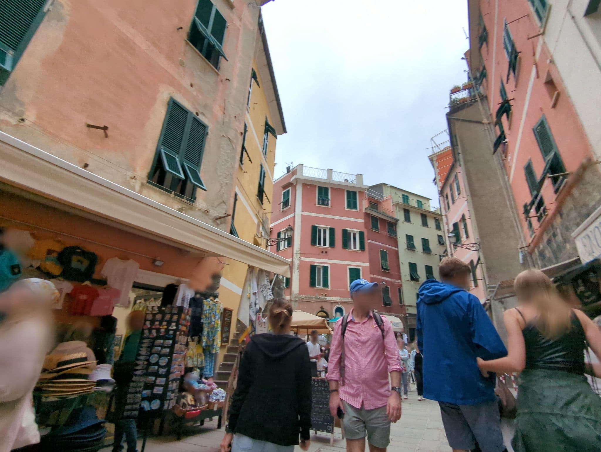 Street view near CPiccola, Monterosso al Mare — © ente (CC BY-SA · Mapillary)