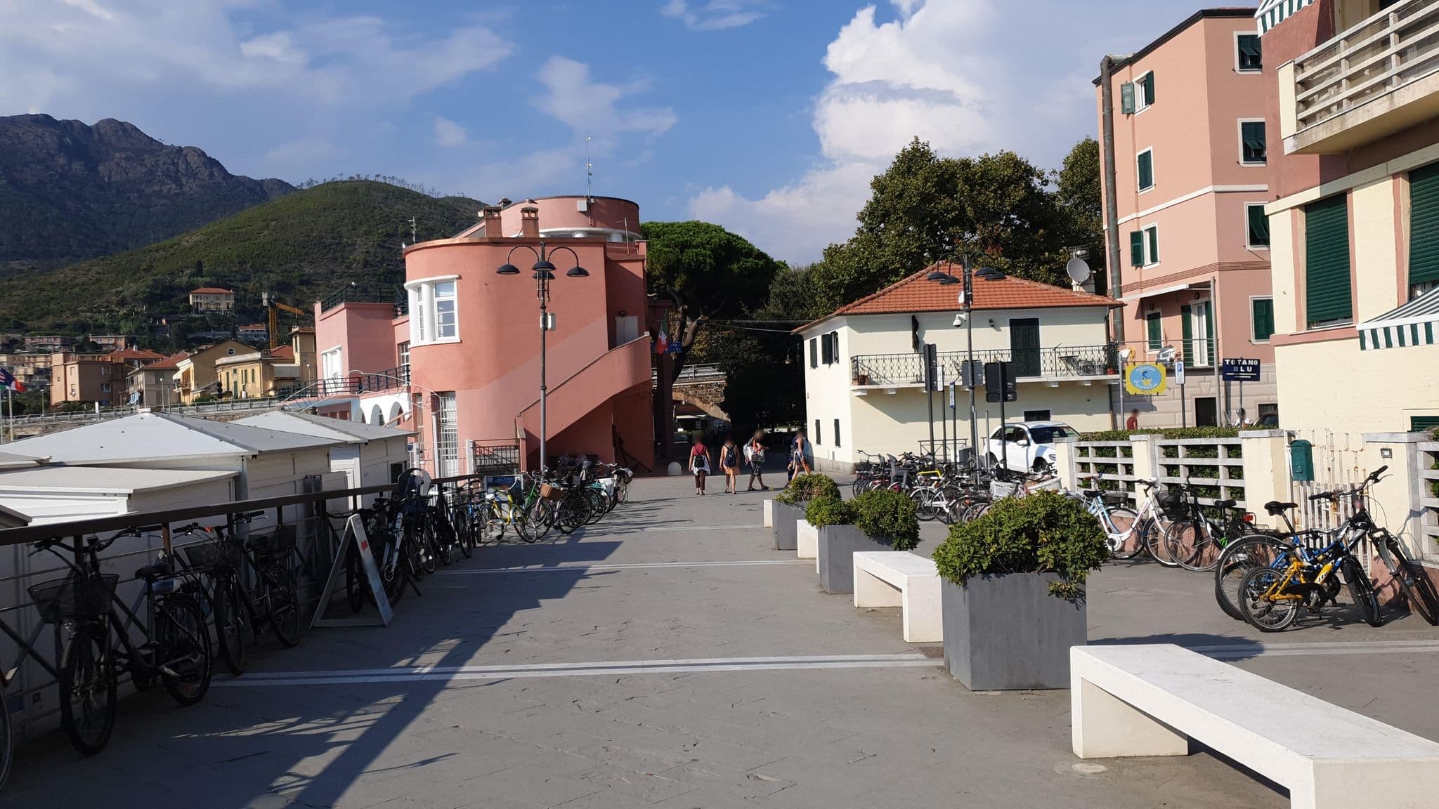 Street view near Seaside, Levanto — © jopparn (CC BY-SA · Mapillary)