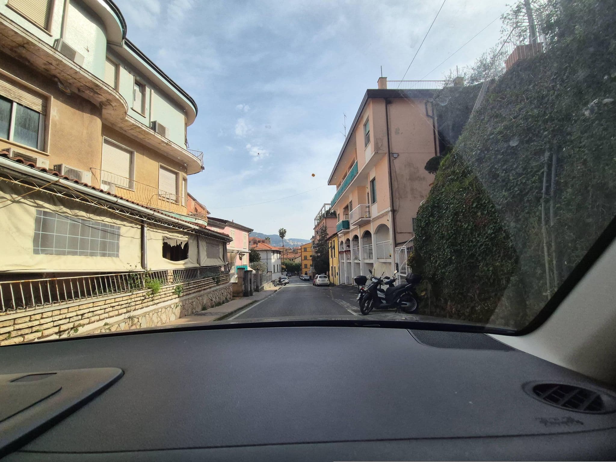 Street view near Il Giglio, San Terenzo — © omfg_notpr (CC BY-SA · Mapillary)