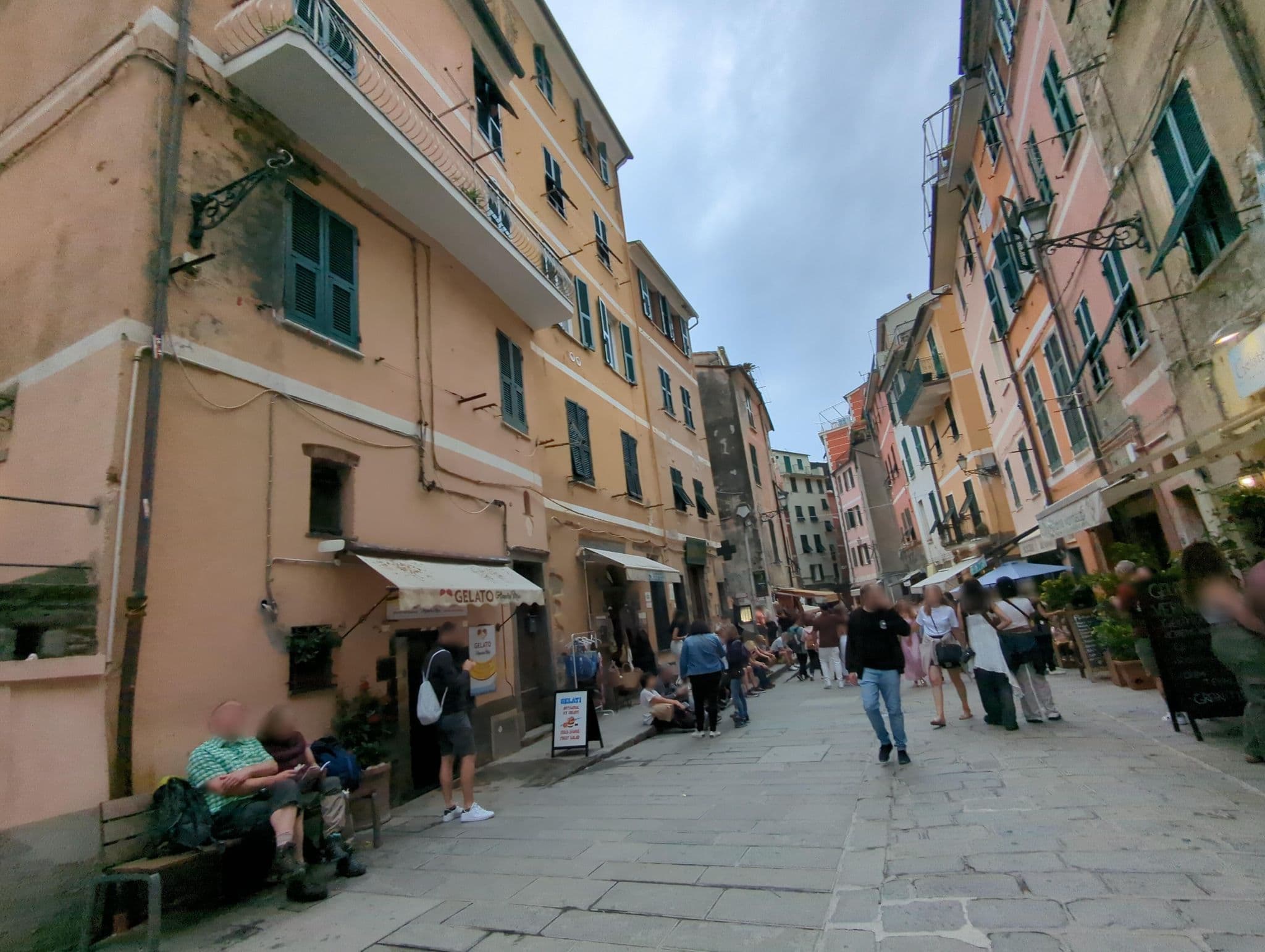 Street view near Conchigliarooms, Monterosso al Mare — © ente (CC BY-SA · Mapillary)