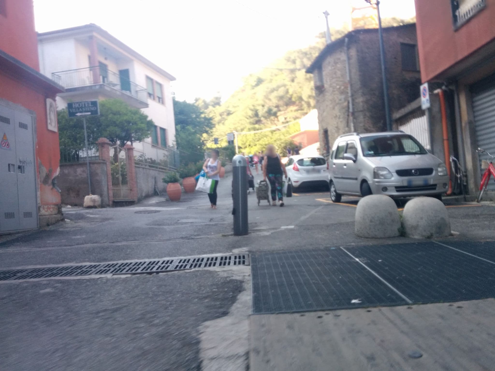 Street view near Albergo Carugio, Monterosso al Mare — © chivos (CC BY-SA · Mapillary)