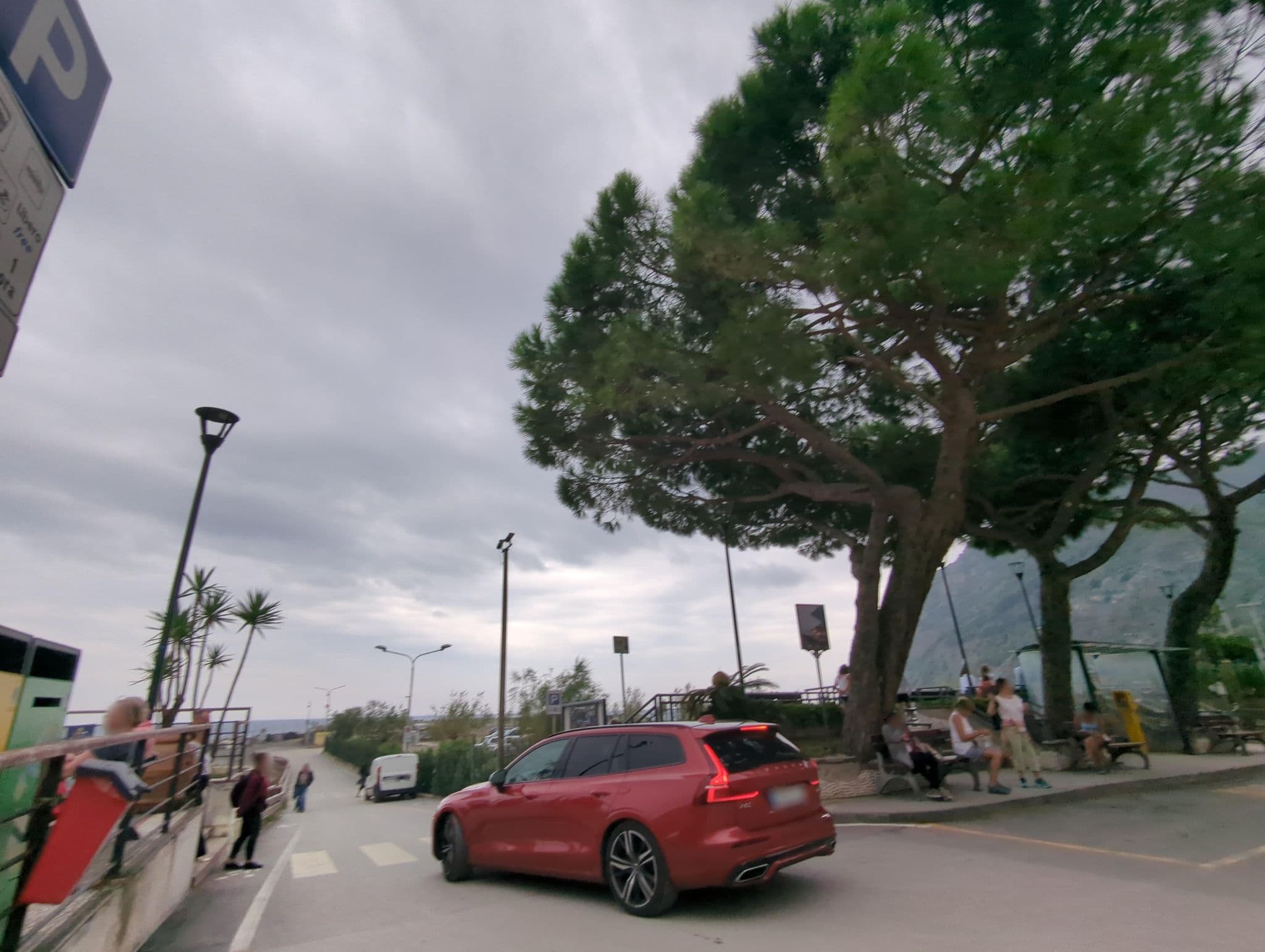 Street view near Da Flo, Monterosso al Mare — © ente (CC BY-SA · Mapillary)