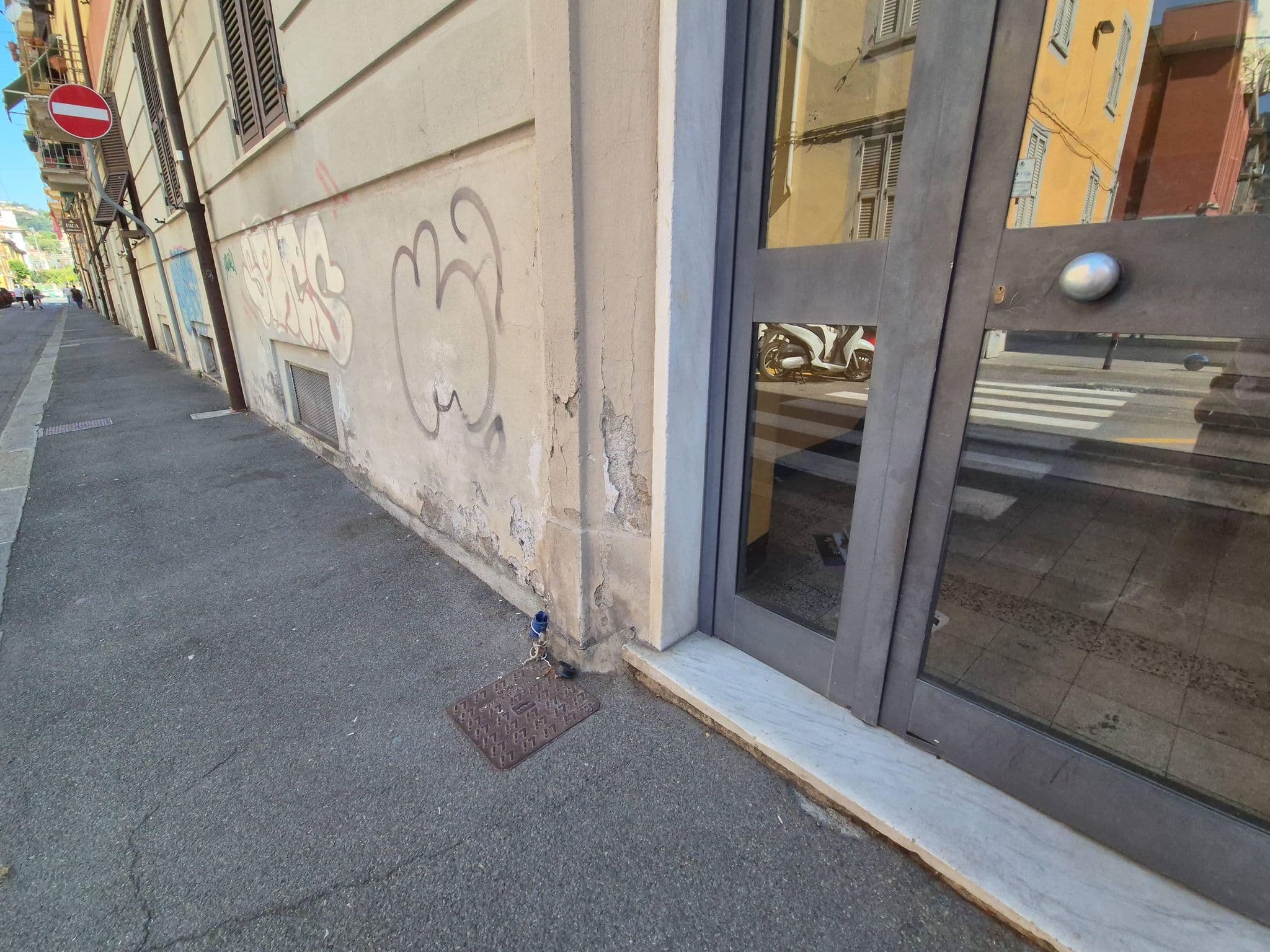 Street view near M.A.M. Room Spezia, La Spezia — © omfg_notpr (CC BY-SA · Mapillary)