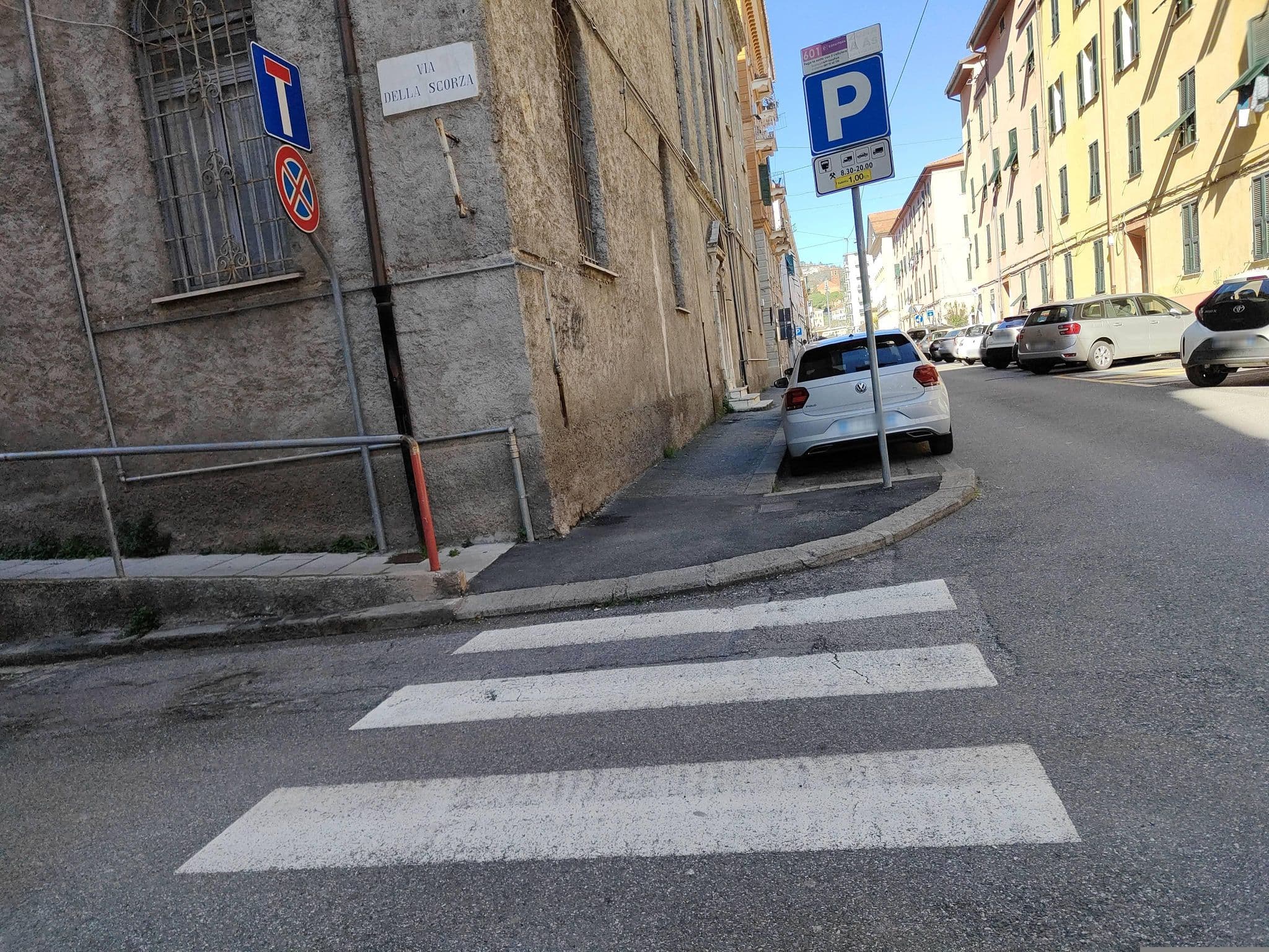 Street view near Platform1, La Spezia — © omfg_notpr (CC BY-SA · Mapillary)