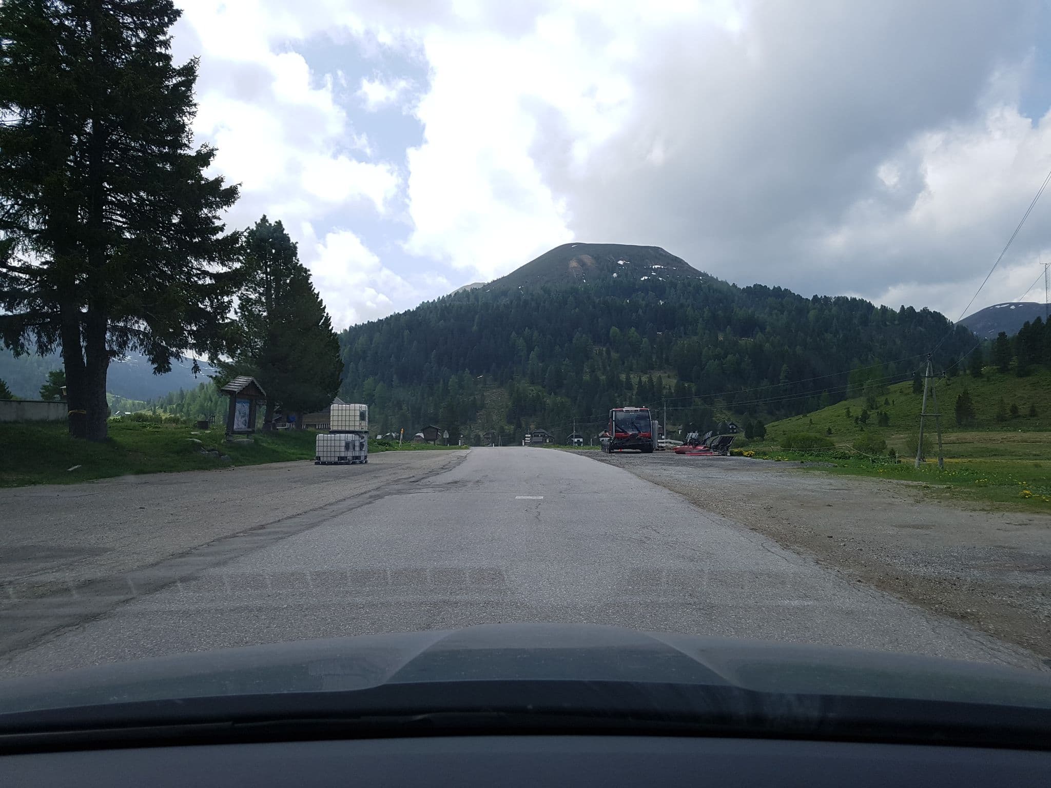 Street view near Familien- und Jugendgästehaus Schönfeld, Unternberg — © schermy_at (CC BY-SA · Mapillary)