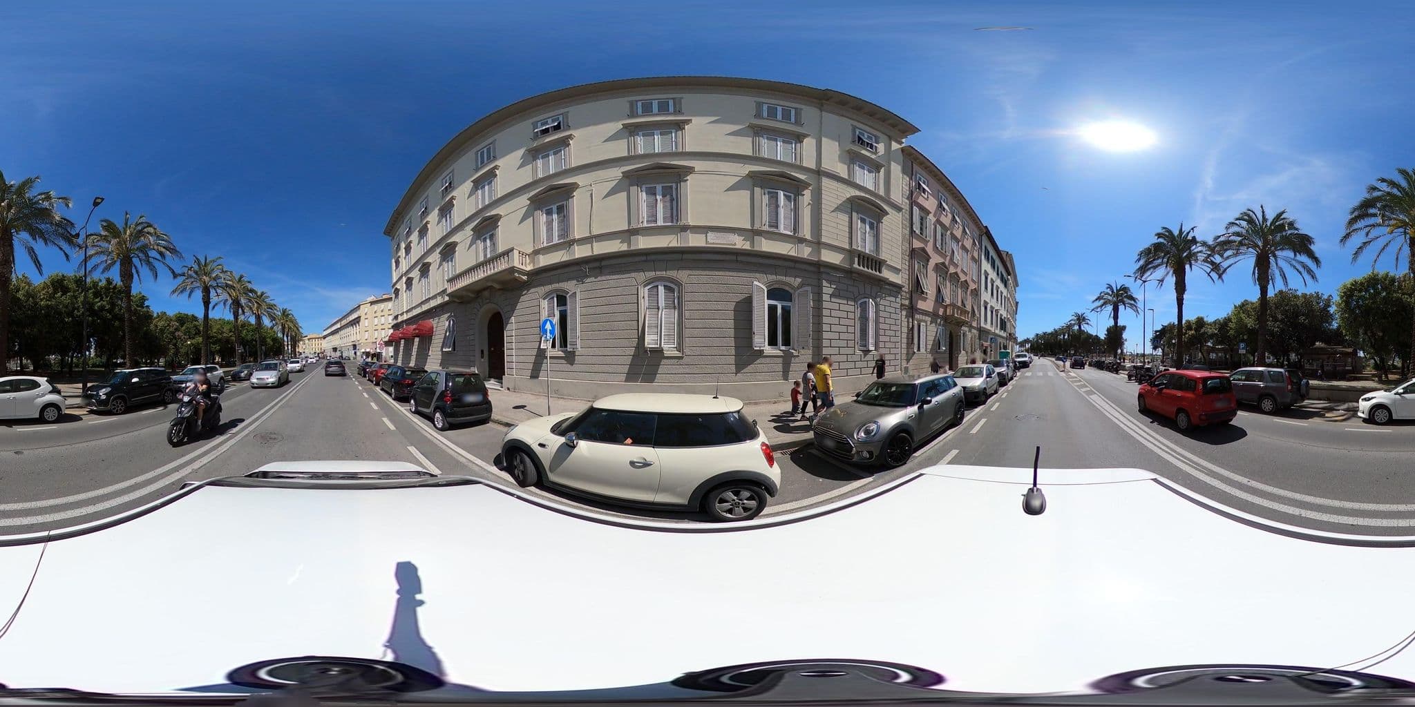 Street view near La finestra sul mare B&B, Livorno — © momix (CC BY-SA · Mapillary)