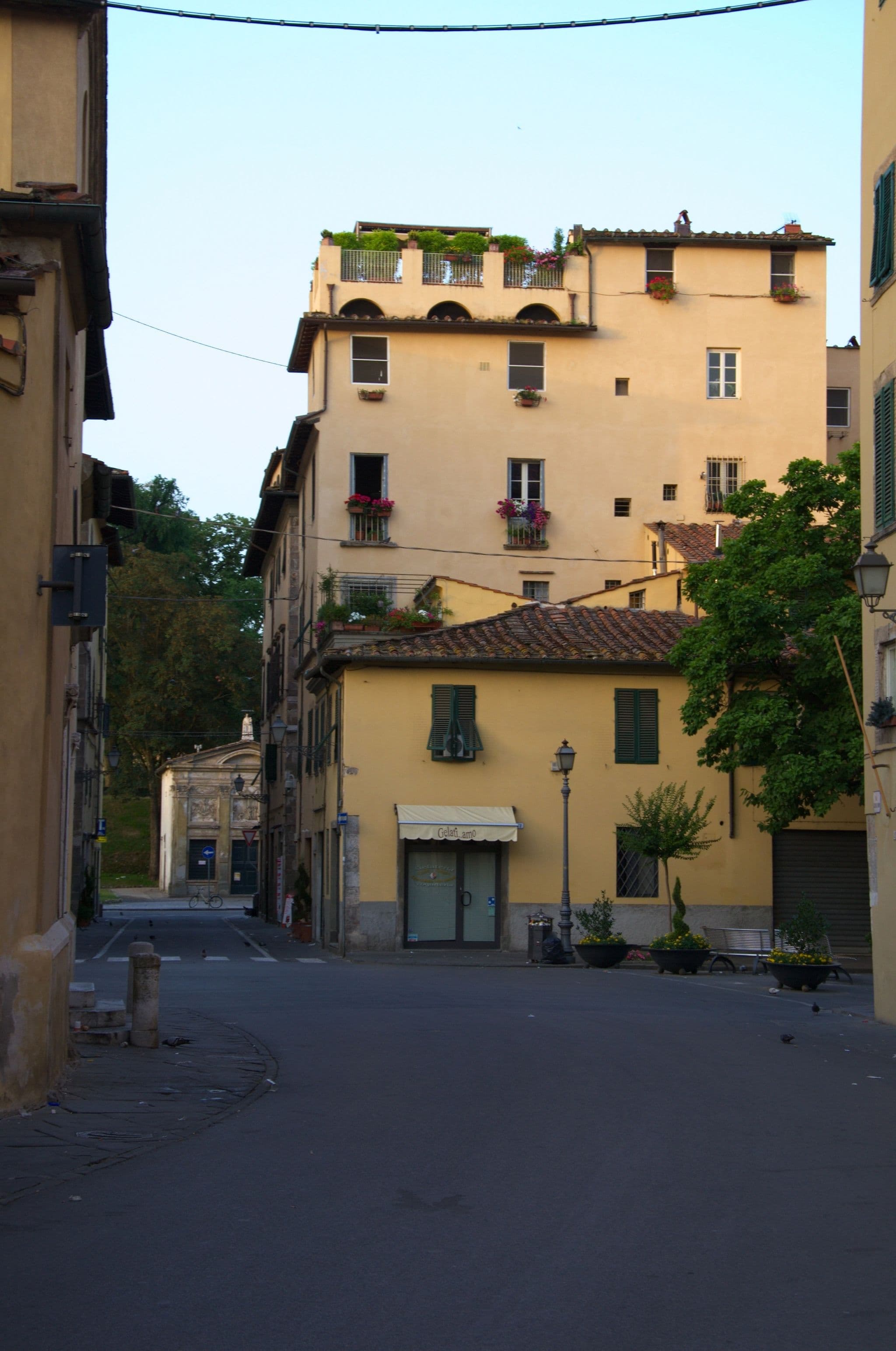 Street view near Perle D'ambra, Lucca — © danysk (CC BY-SA · Mapillary)