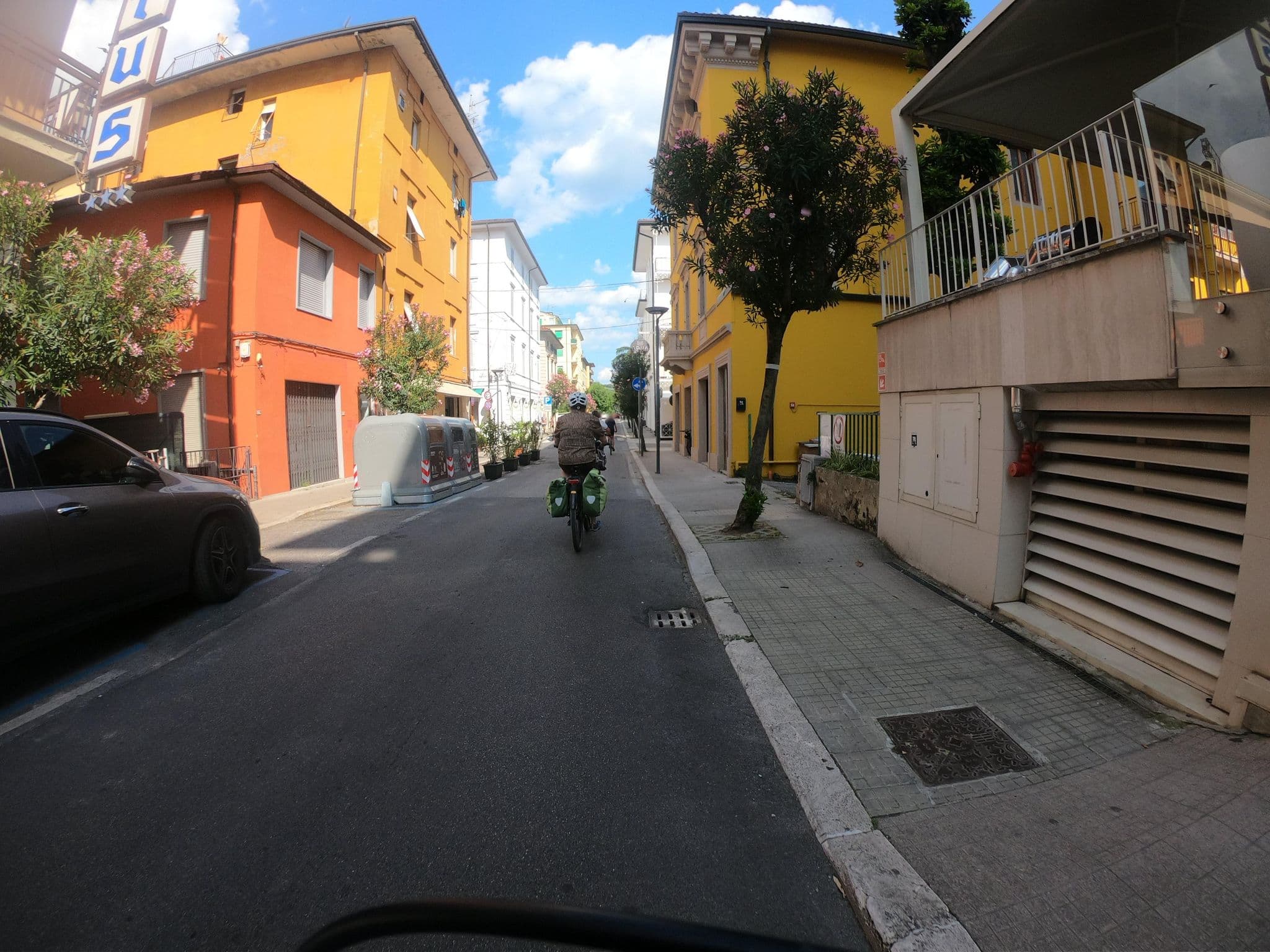 Street view near Hotel Nuovo Excelsior, Montecatini-Terme — © pbb (CC BY-SA · Mapillary)