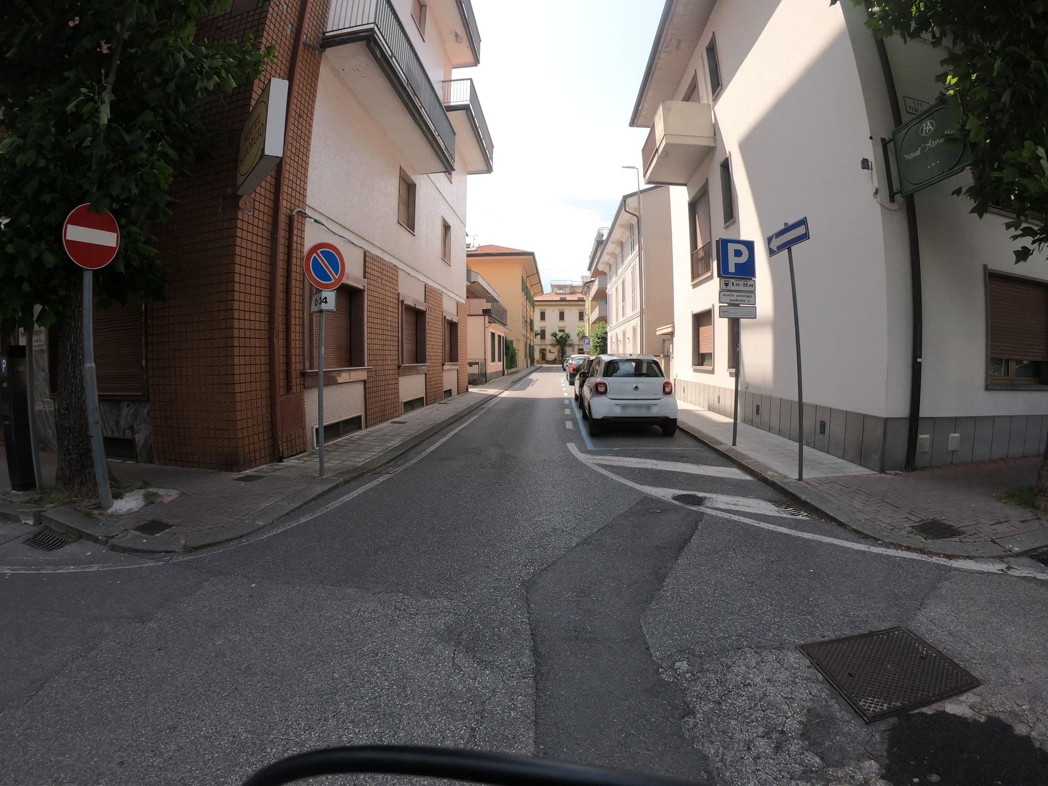 Street view near Hotel San Giorgio Montecantini, Montecatini-Terme — © pbb (CC BY-SA · Mapillary)