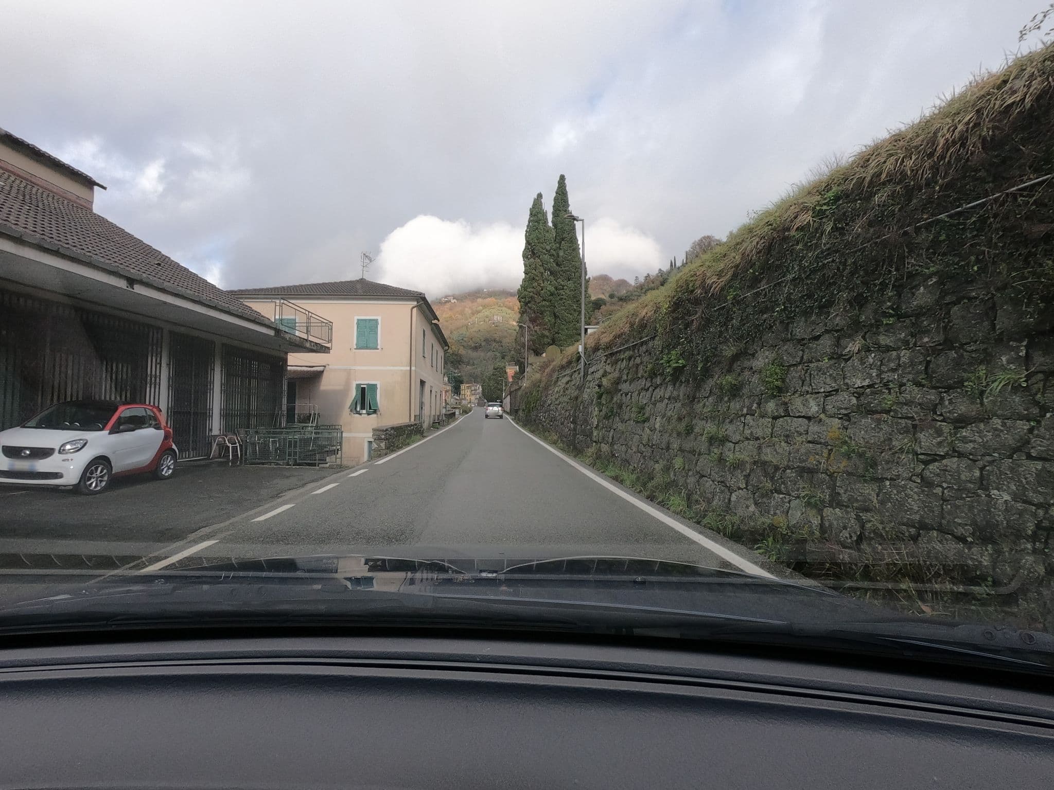 Street view near Consorzio Una Montagna di Accoglienza nel Parco, Mezzanego — © lorenzostucchi (CC BY-SA · Mapillary)