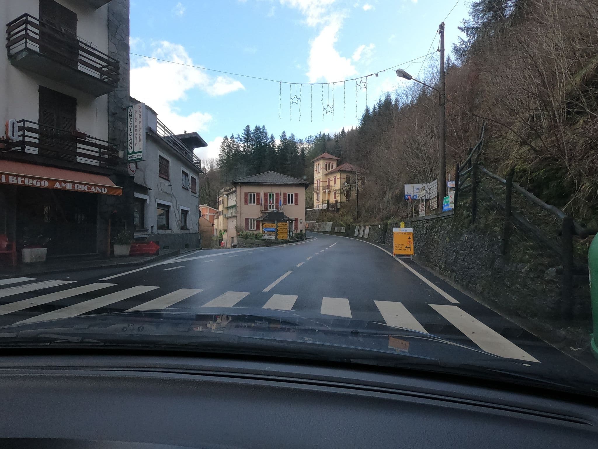 Street view near Americano, Mezzanego — © lorenzostucchi (CC BY-SA · Mapillary)